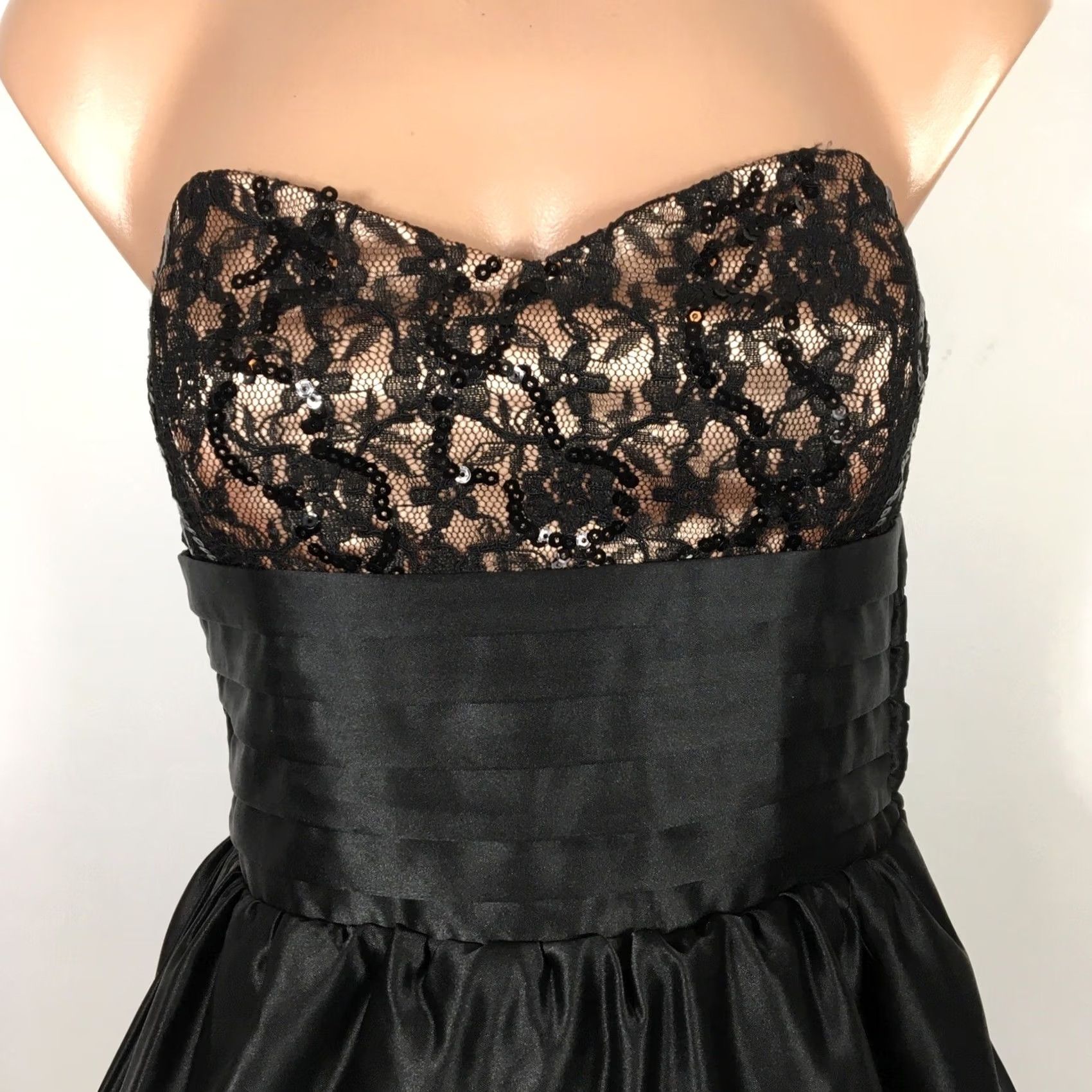 Betsey Johnson VTG Betsey Johnson Evening Dress Floral Lace Satin Bow Puff Party Mini A-Line 90s Womens size 4 Black EUC Size S / US 4 / IT 40 - 3 Thumbnail