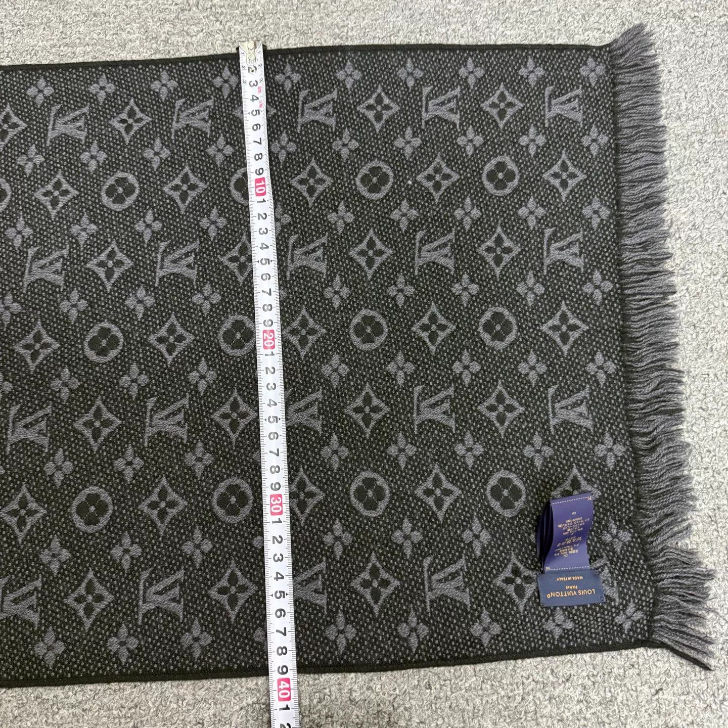 Louis Vuitton LV Monogram Black & Gray Wool Tassel Scarf Unused 178x39cm Size ONE SIZE - 6 Thumbnail