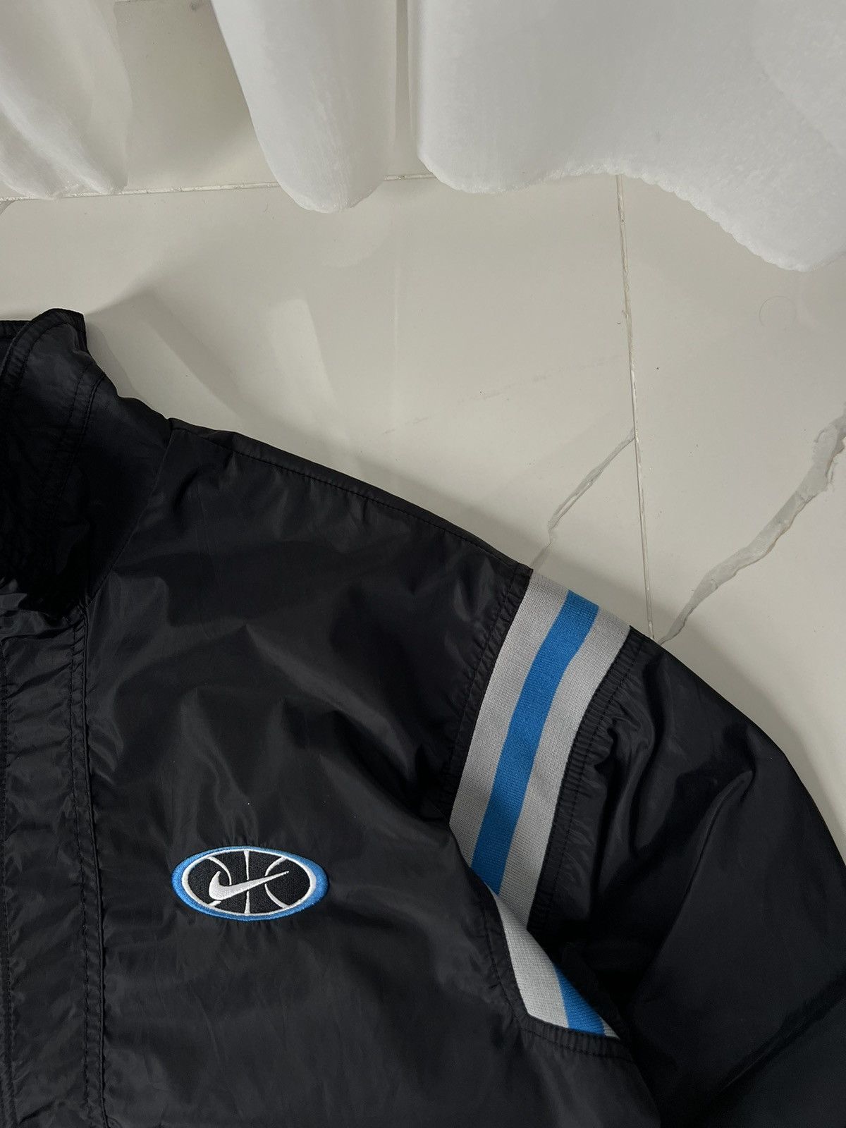 Nike × Vintage 00’s NIKE RARE BASKETBALL RETRO Y2K SWOOSH LOGO JACKET Size US M / EU 48-50 / 2 - 3 Thumbnail
