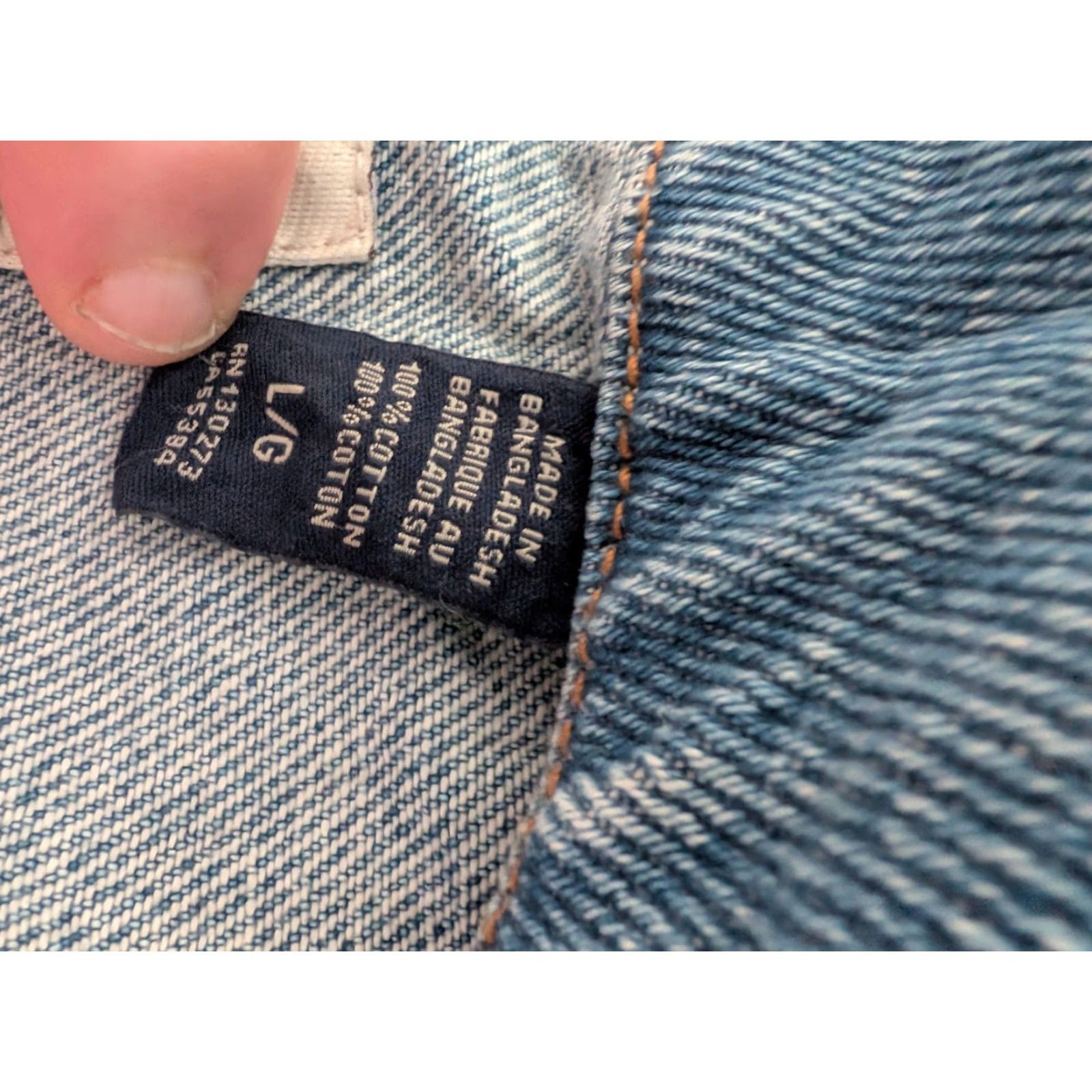 Wrangler Wrangler Rugged Wear Denim Jacket Light Blue Large L 100% Cotton Jacket Denim Blue"} Size US L / EU 52-54 / 3 - 6 Thumbnail