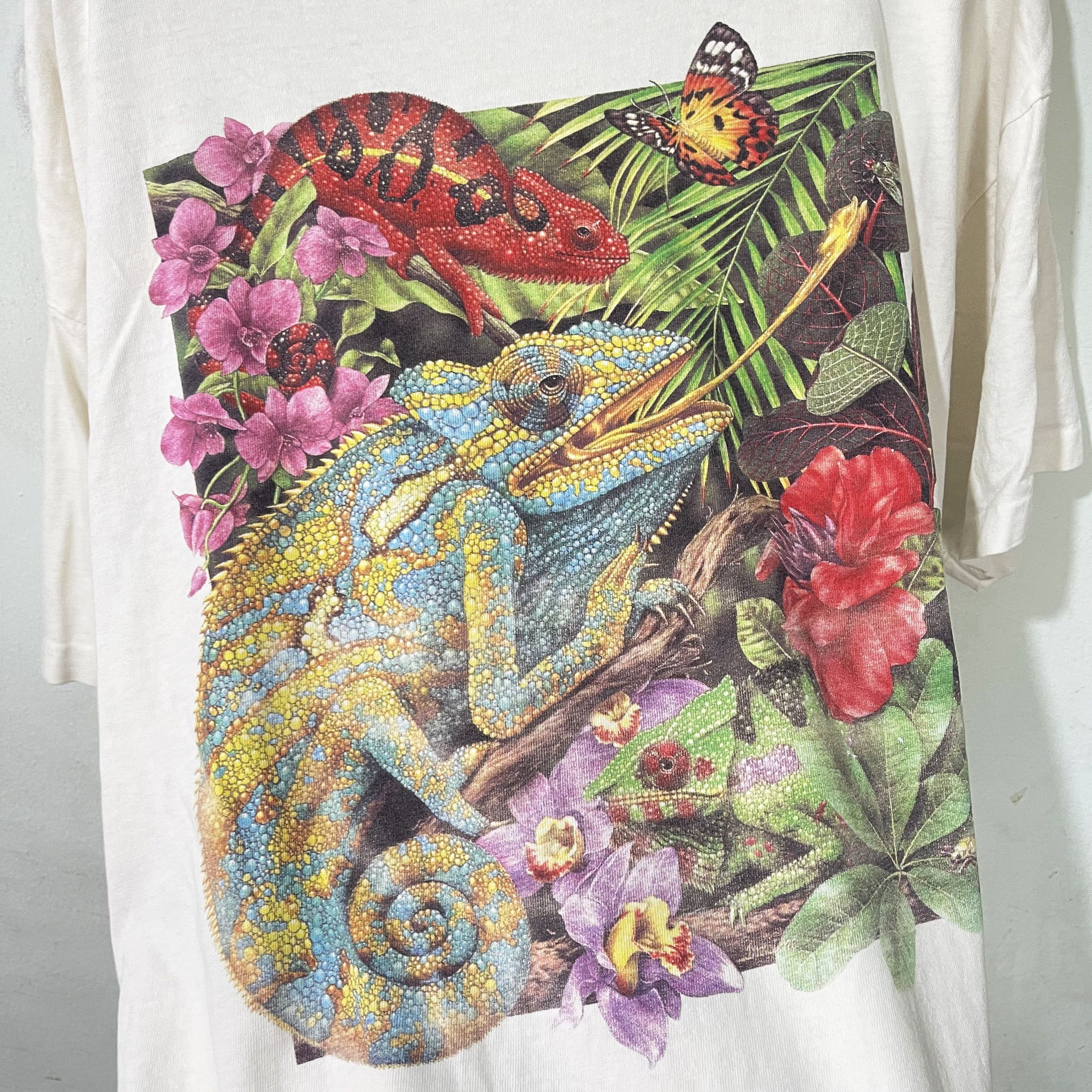Vintage Vintage 90s Chameleon T-Shirt Size US XL / EU 56 / 4 - 2 Thumbnail