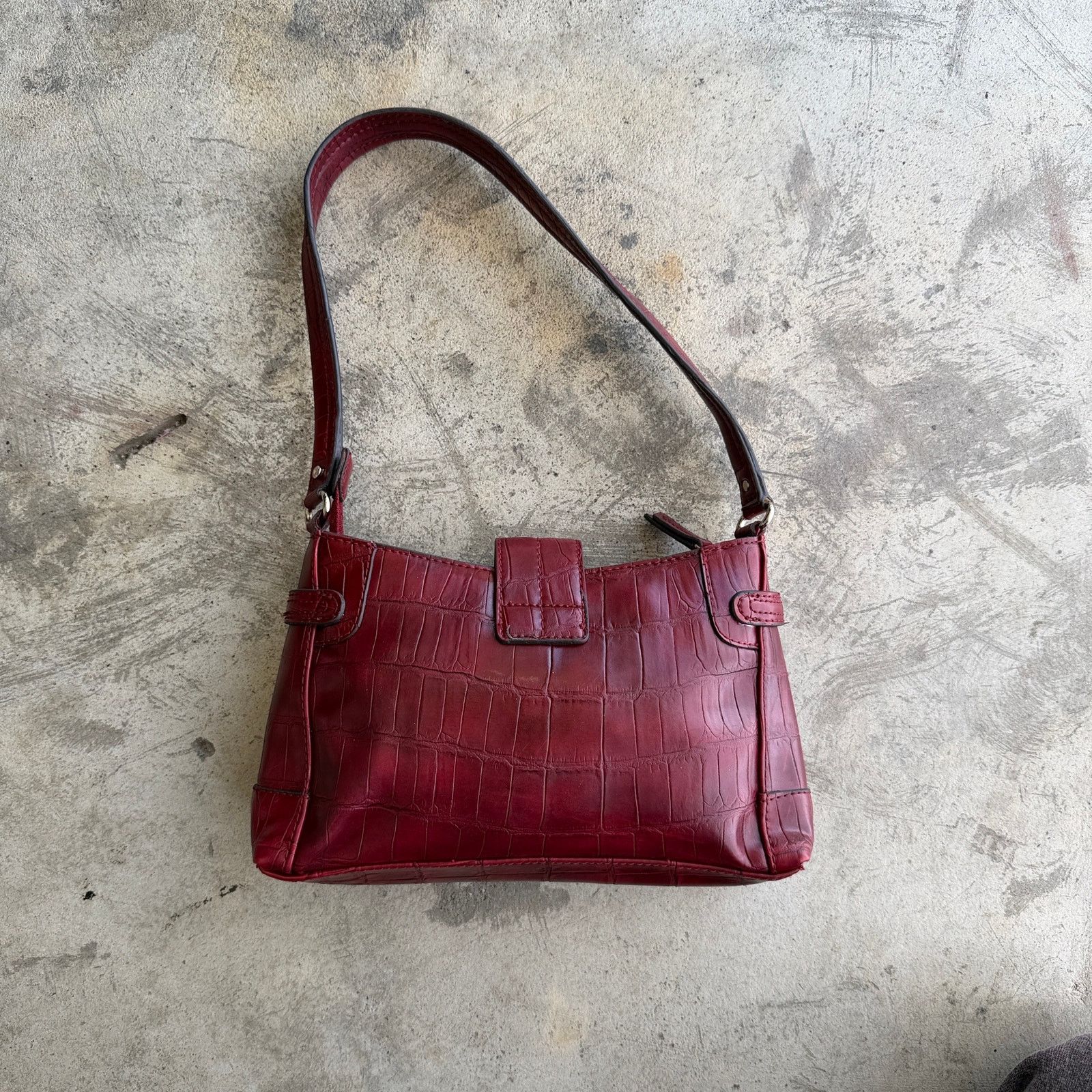 Liz Claiborne Vintage y2k Burgundy Faux Croc Leather Shoulder Bag Purse Size ONE SIZE - 4 Thumbnail