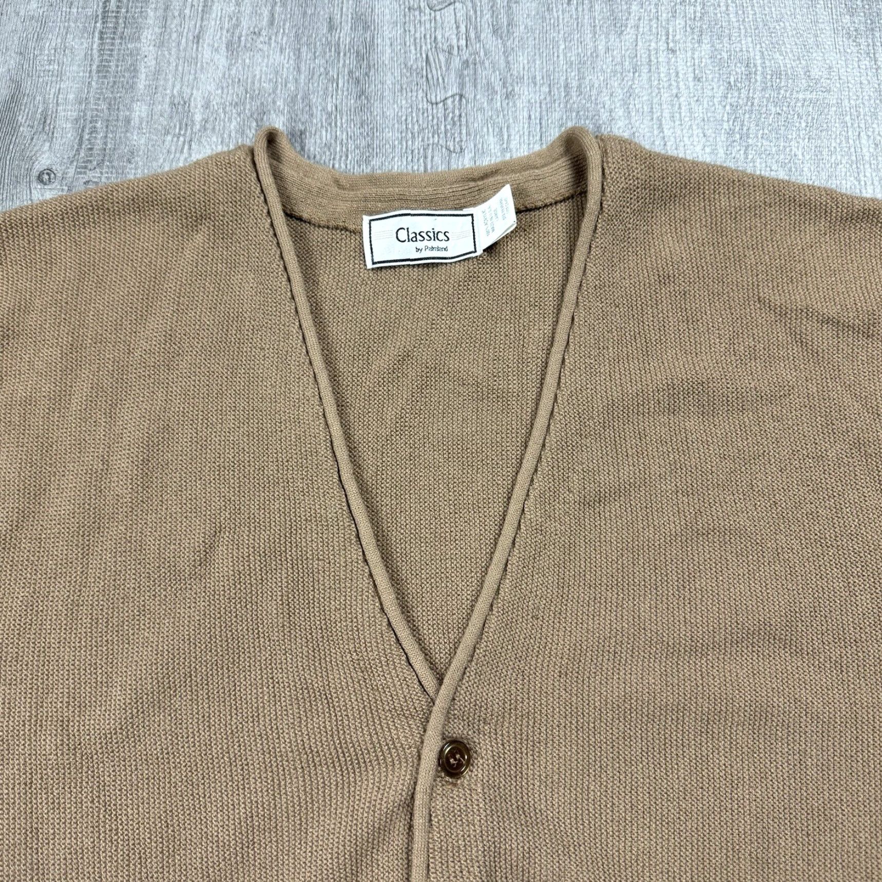 Camel VINTAGE Palm Land Camel Tan Men’s Button V-Neck Knit Cardigan L USA Made Size US L / EU 52-54 / 3 - 2 Thumbnail