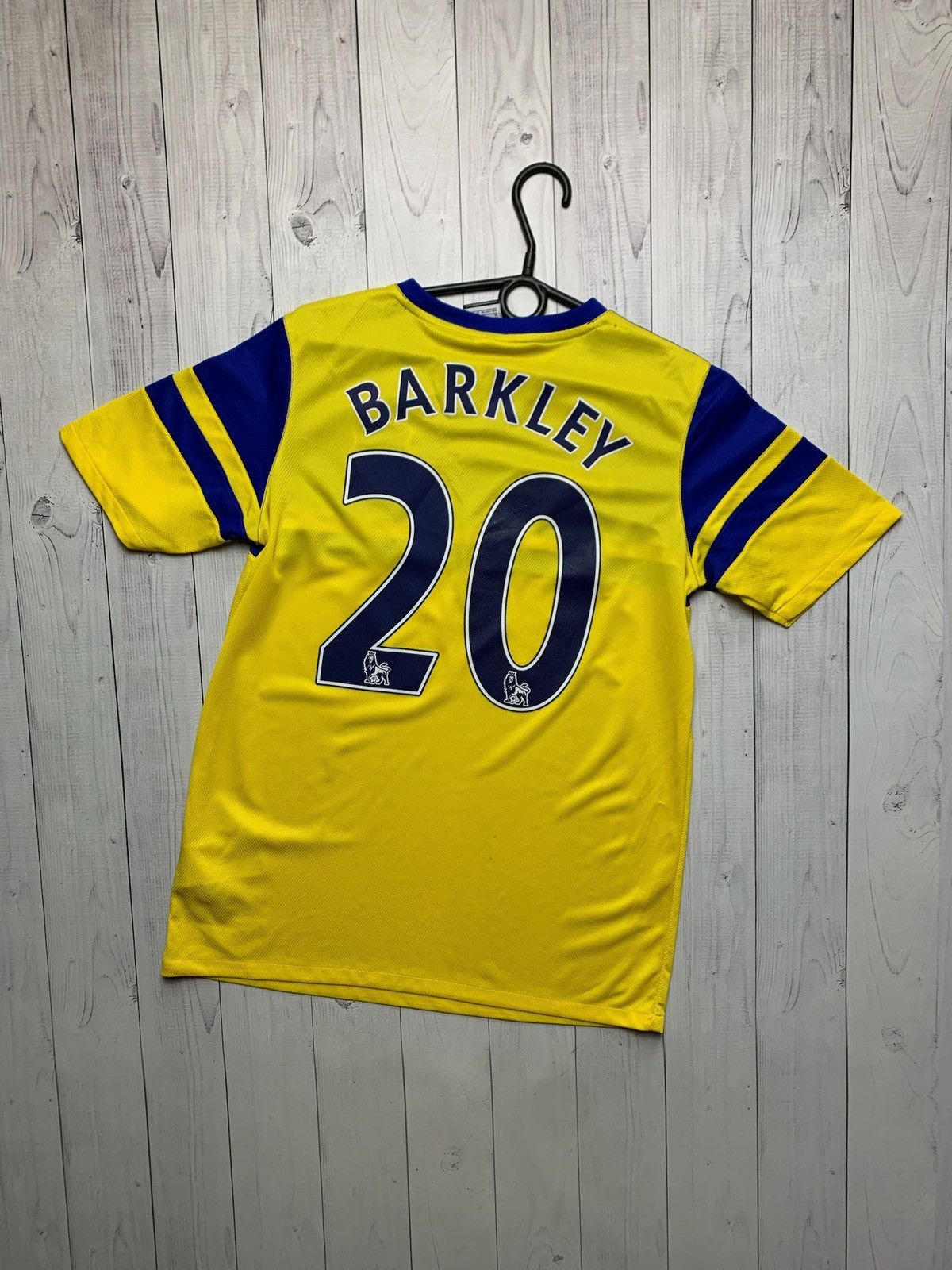 Nike × Vintage Vintage Nike Everton soccer jersey size S yellow 20 Barkley Size US S / EU 44-46 / 1 - 1 Thumbnail