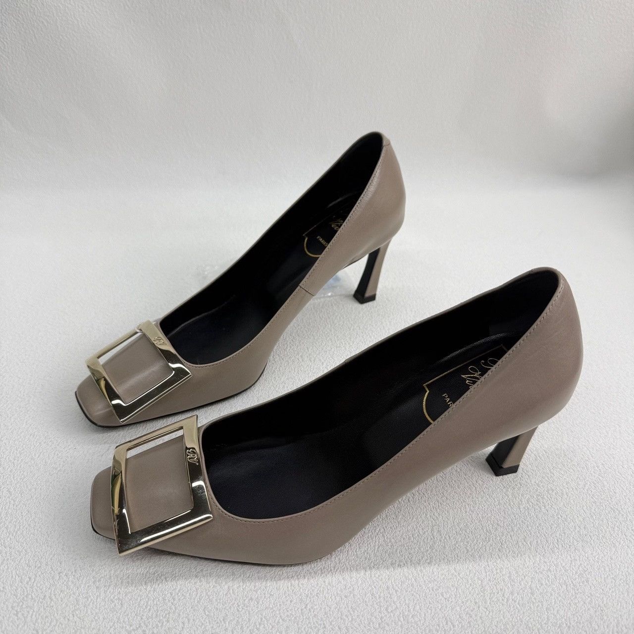Roger Vivier Roger Vivier Retro Gray Lowtop Sneakers us_5 Women Size US 5 / IT 35 - 1 Thumbnail