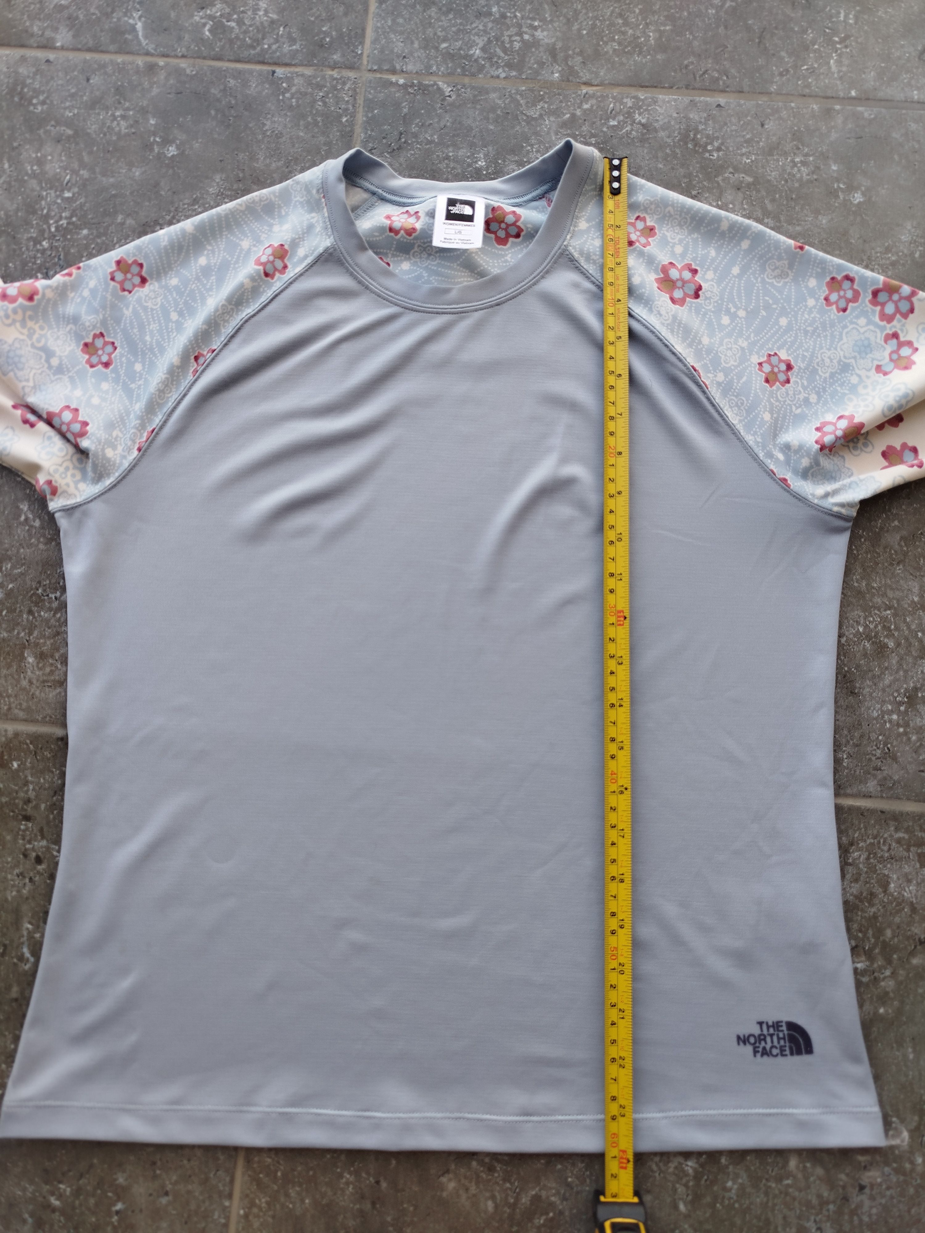 The North Face Womens Top Long Sleeve Blue Floral Lersey VaporWick Size L / US 10 / IT 46 - 12 Thumbnail