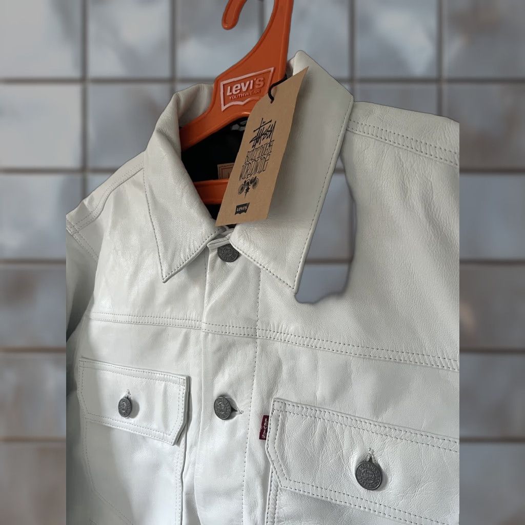 Levi's VINTAGE Stussy Levi’s Leather Jacket L Made Italy 2024 Trucker White Rare Collaboration Size US L / EU 52-54 / 3 - 1 Thumbnail