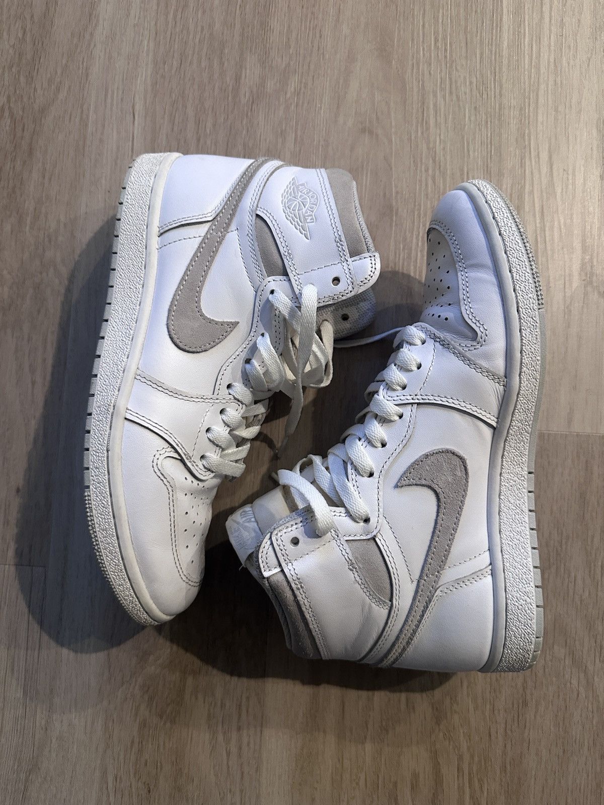 Jordan Brand Air Jordan 1 Retro High 85 OG neutral grey Size US 9 / EU 42 - 2 Thumbnail