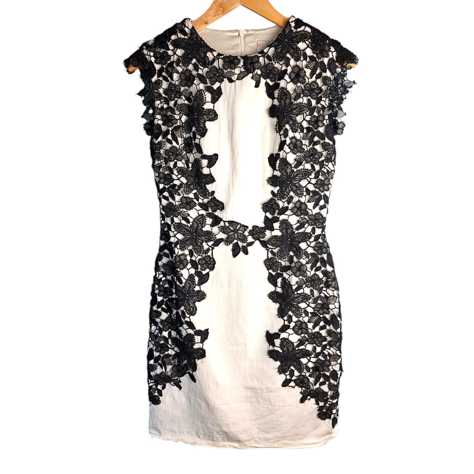 Lela Rose Lela Rose Ivory & Black Floral Guipure Lace Cocktail Dress Size S / US 4 / IT 40 - 1 Thumbnail