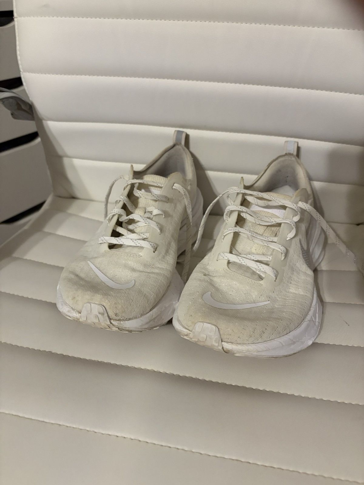 Nike Nike ZoomX Invincible 3 Training White/Photon Dust DR2615-1 Size US 10 / EU 43 - 2 Thumbnail