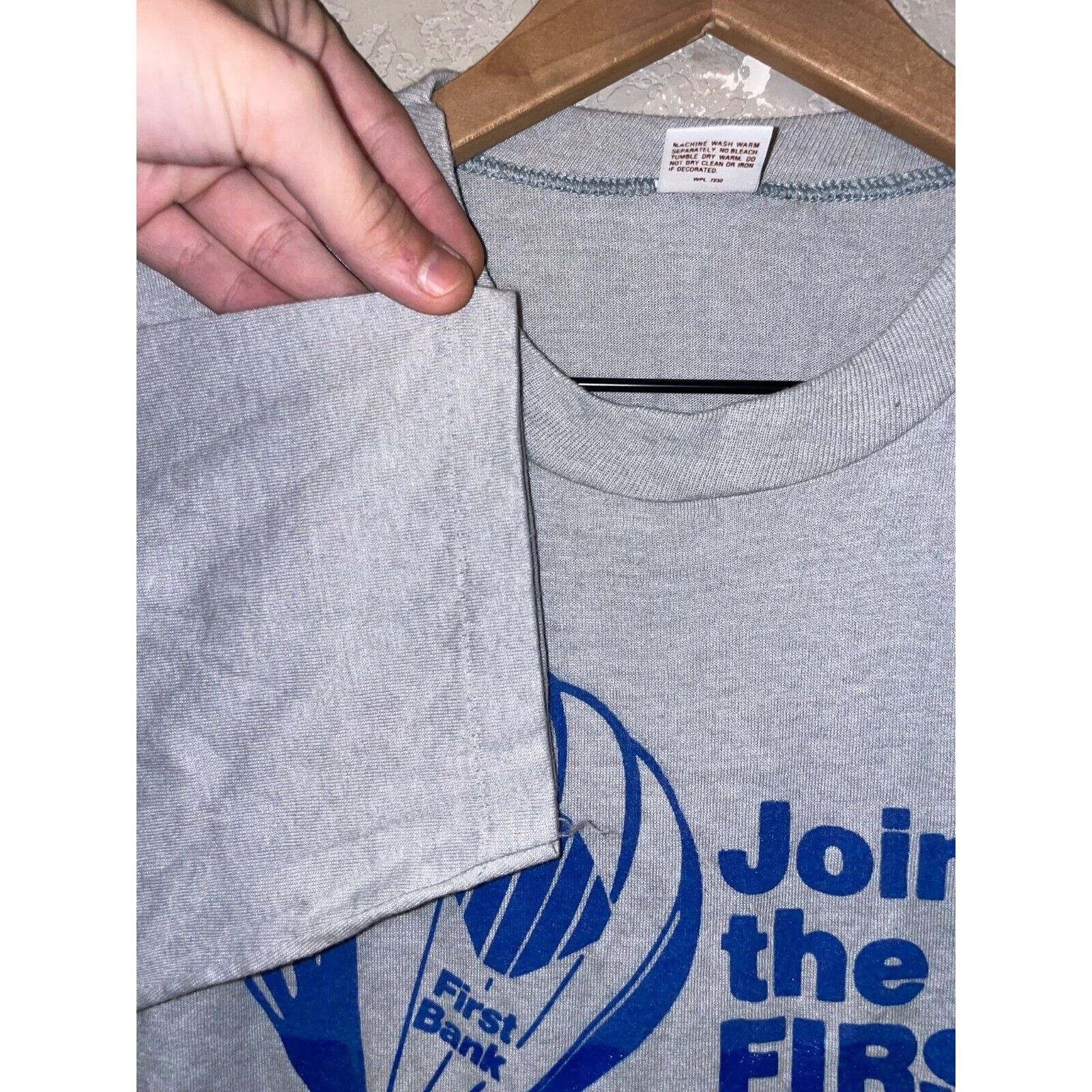 Vintage Vintage First Bank Shirt Gray 70s 80s USA Made Tee M Medium Size US M / EU 48-50 / 2 - 6 Thumbnail