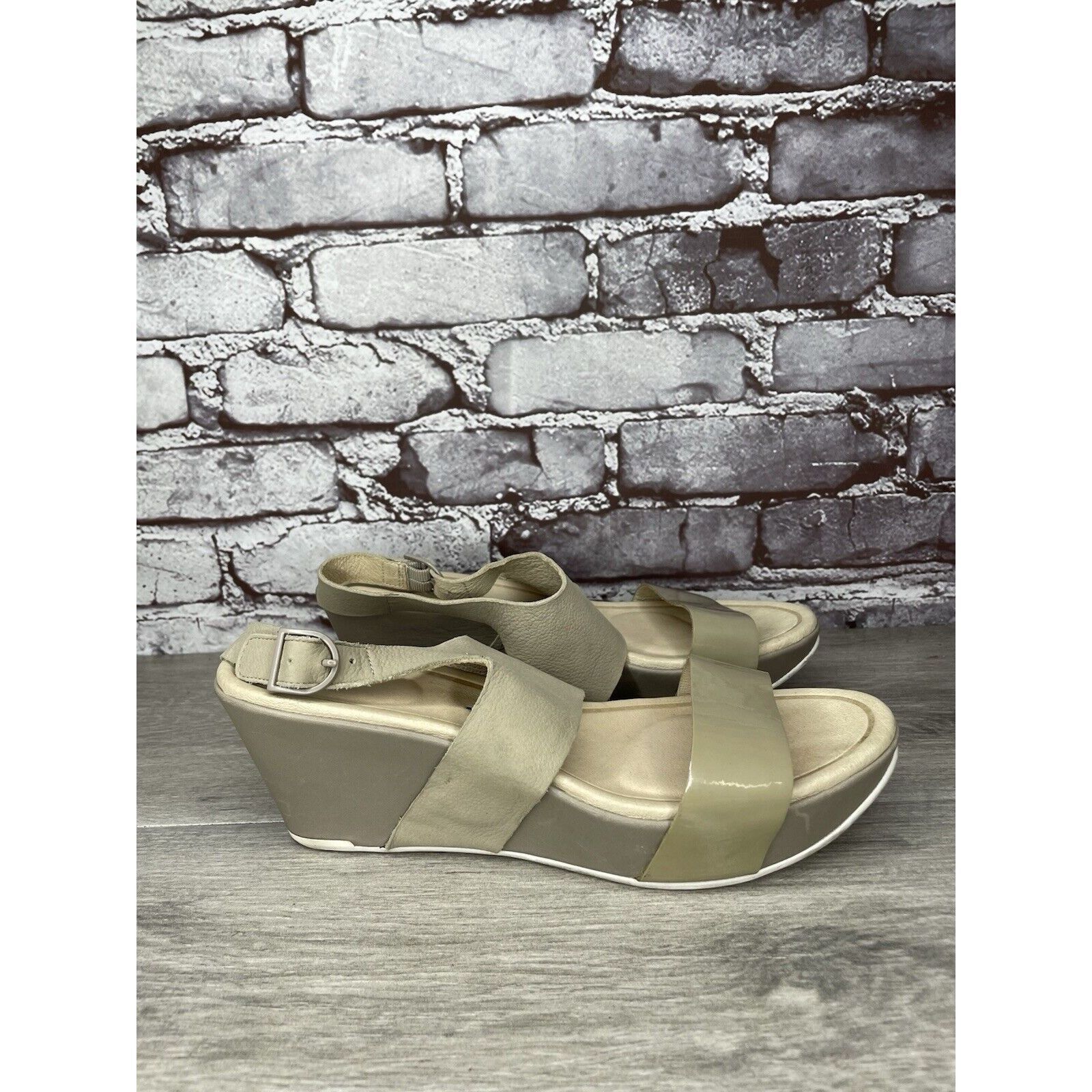TSUBO TSUBO Taupe Soft Leather Patent Open Toe Strap Wedge Sandals Size US 8.5 / IT 38.5 - 12 Thumbnail