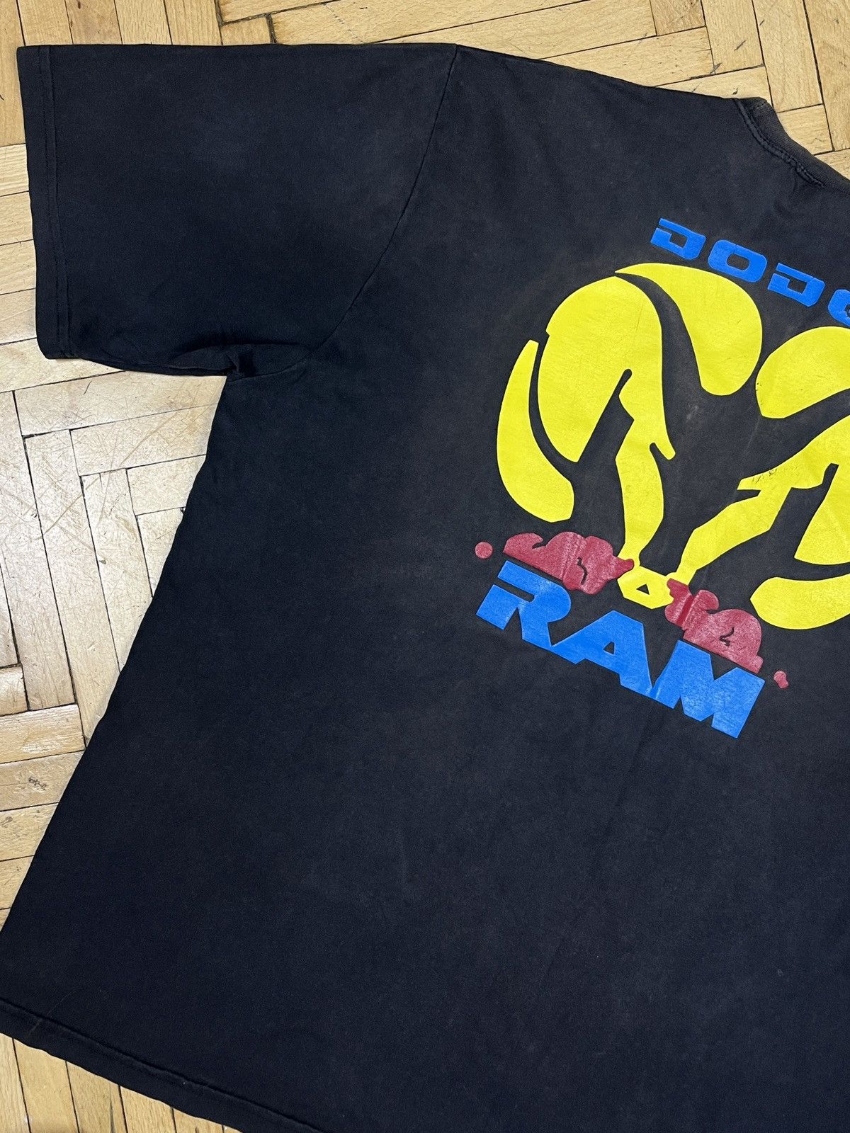 Vintage Vintage Y2K Dodge RAM Graphic Big Print Tee Short Size US XL / EU 56 / 4 - 10 Thumbnail