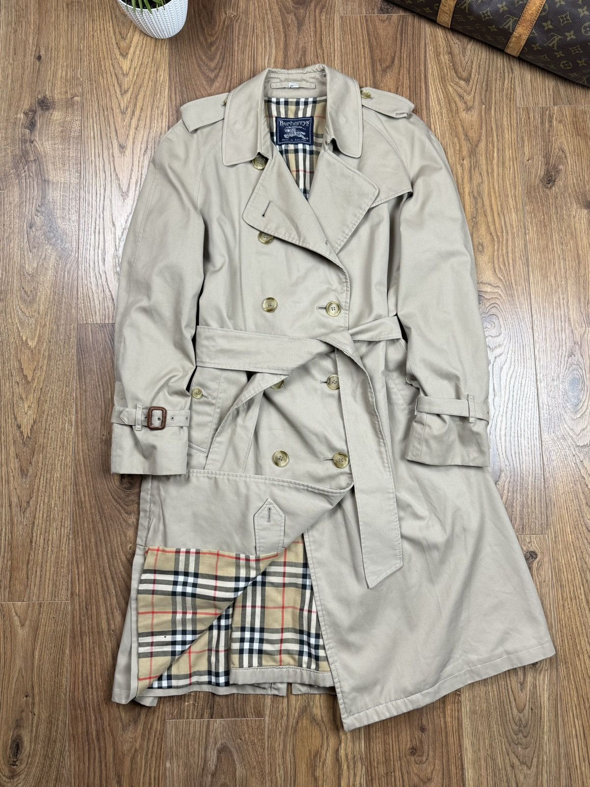 Burberry Vintage trench coat Burberry original luxury streetwear item Size L / US 10 / IT 46 - 1 Thumbnail