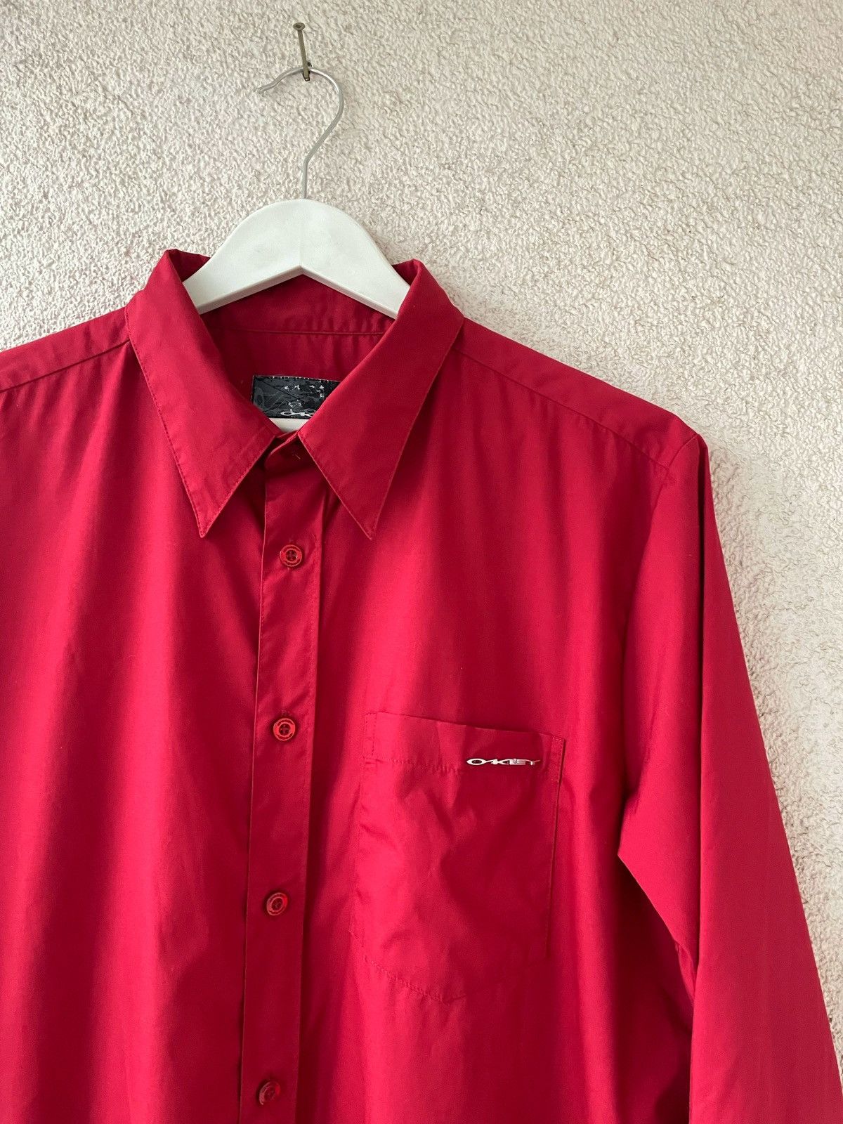Oakley Oakley Men Basic Red Shirt Small Metal Logo Size L Gorpcore Size US L / EU 52-54 / 3 - 4 Thumbnail