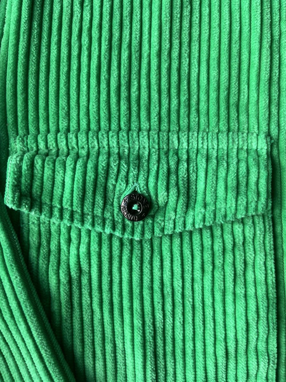 Stone Island USED MICRO CORDUROY STONE ISLAND BUTTON UP SIZE S Size US S / EU 44-46 / 1 - 6 Thumbnail