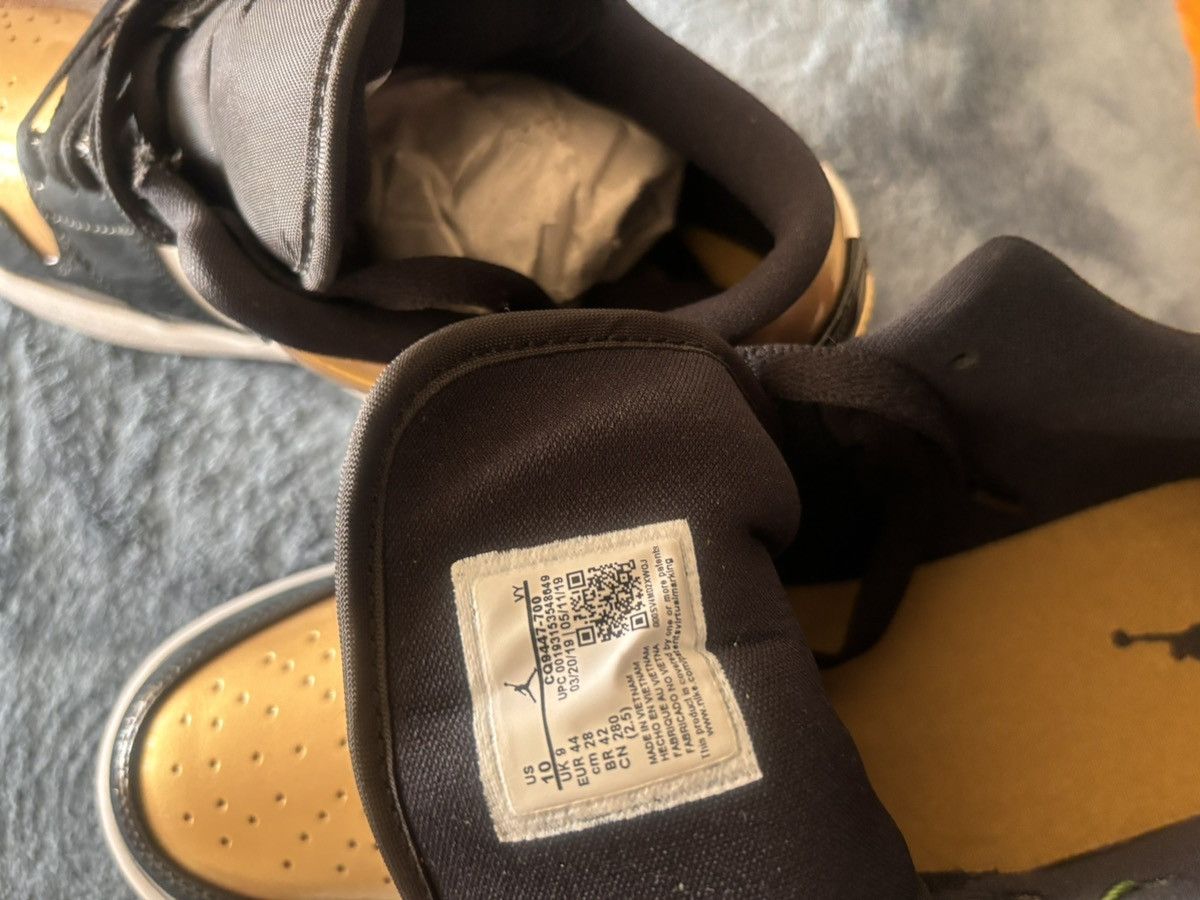 Nike JORDAN 1 LOW GOLD TOE Size US 10 / EU 43 - 5 Thumbnail