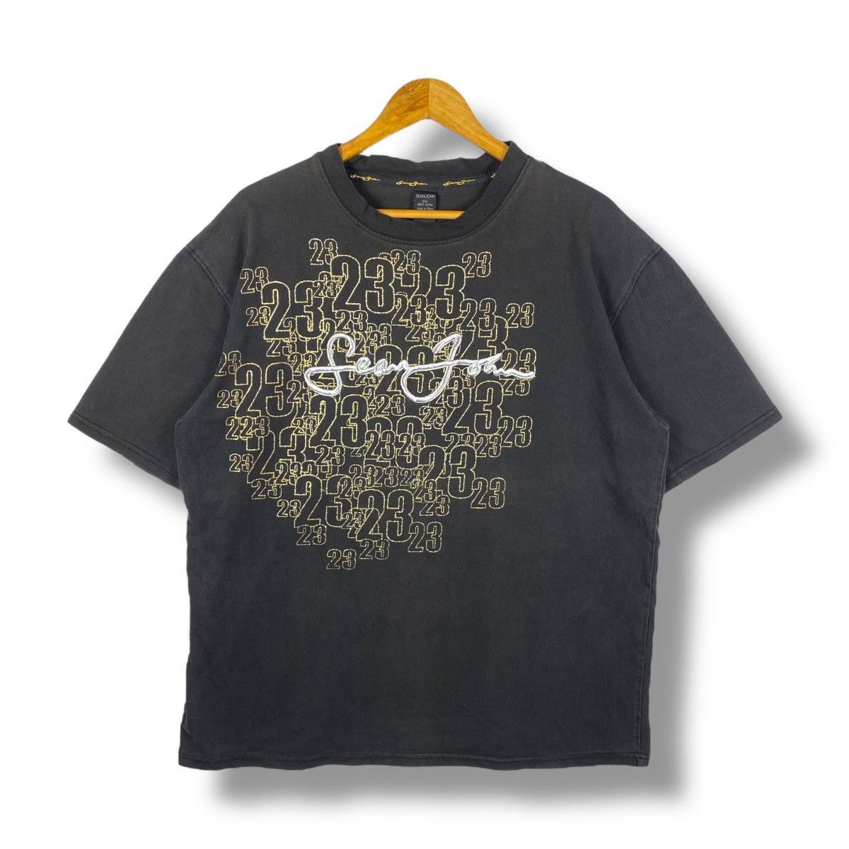 Sean John Vintage 00's SEAN JOHN Embroidery Logo Graphic Faded Tee Size US L / EU 52-54 / 3 - 1 Thumbnail
