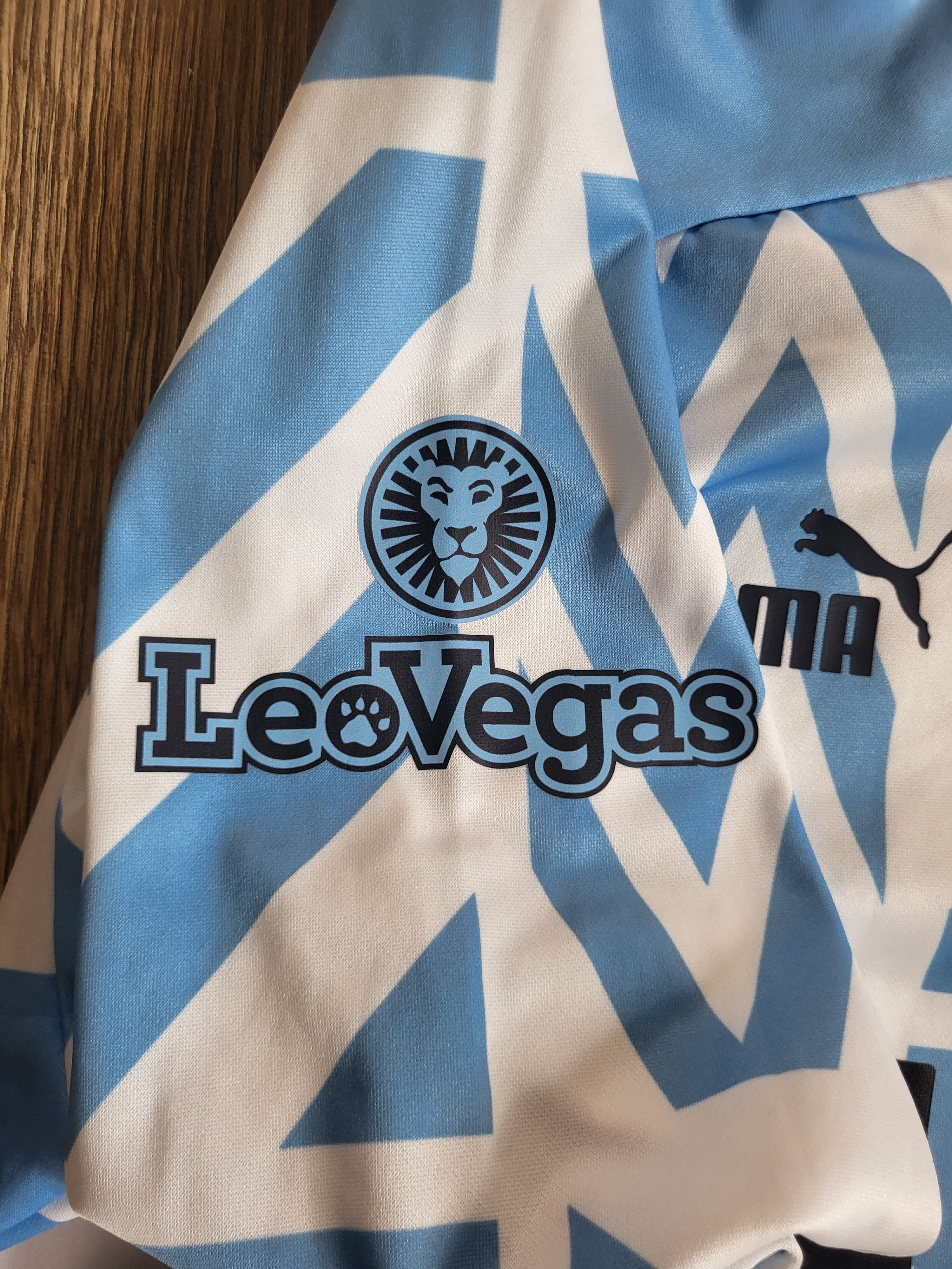Puma Manchester City 22/23 pre match jersey Size US L / EU 52-54 / 3 - 3 Thumbnail