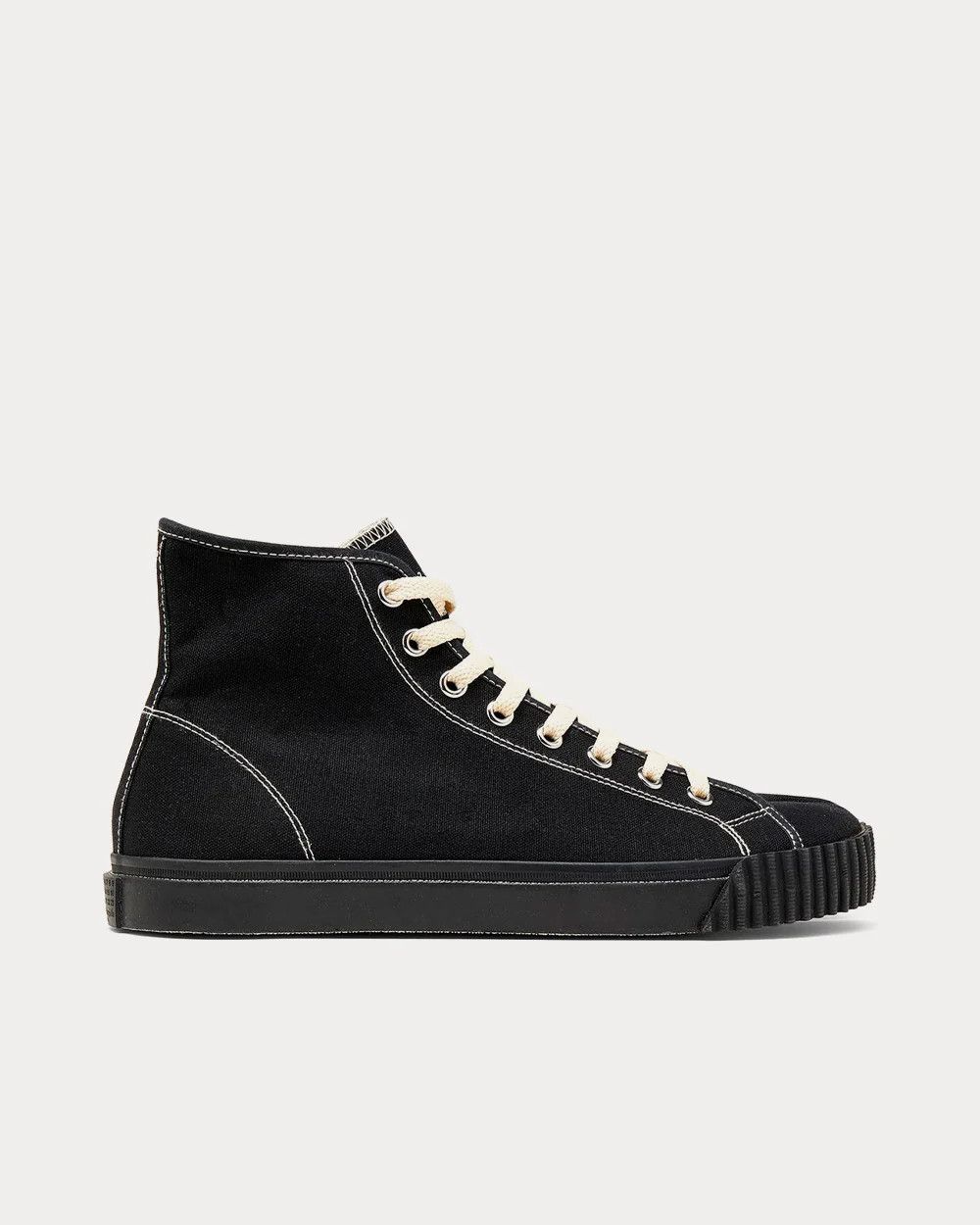 o1w1db10525 Tabi Hi-Top Sneakers in Black