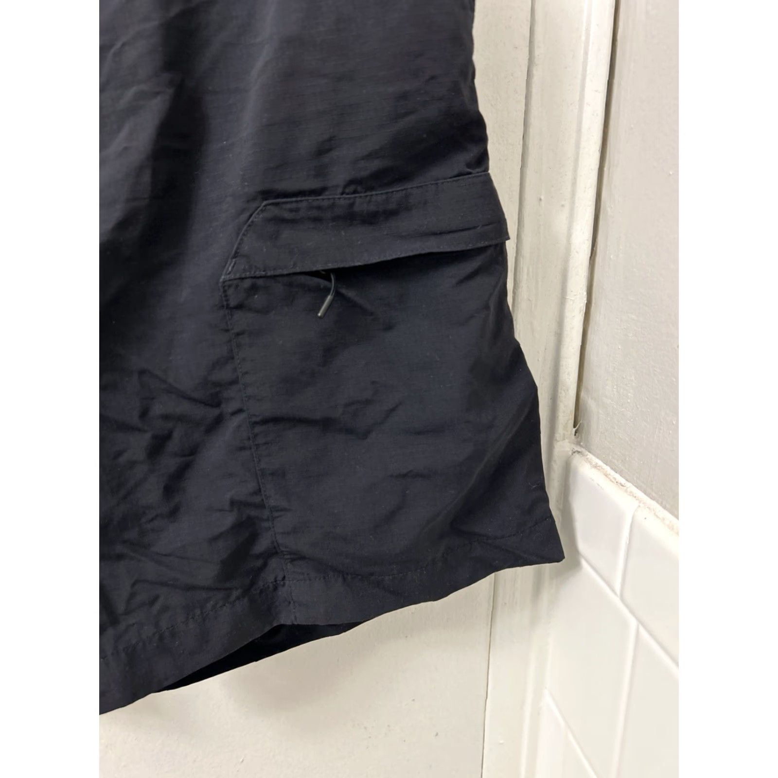 Uniqlo Uniqlo Geared Shorts Mens S Black Nylon Ripstop Hiking Cargo Belted Gorpcore Size US 29 - 4 Thumbnail