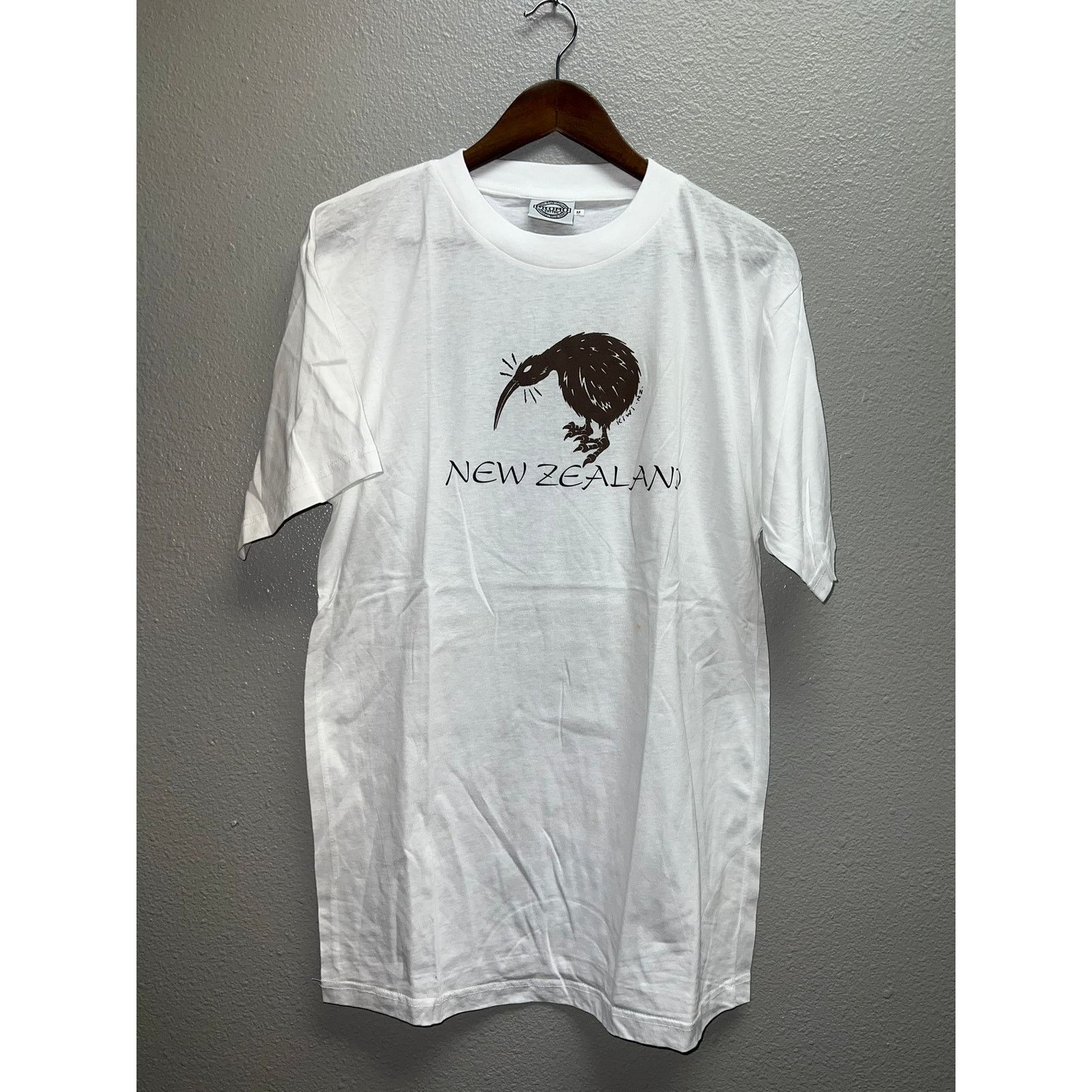Vintage Vintage Kiwi Bird Shirt New Zealand Graphic White Tee M Size US M / EU 48-50 / 2 - 1 Thumbnail