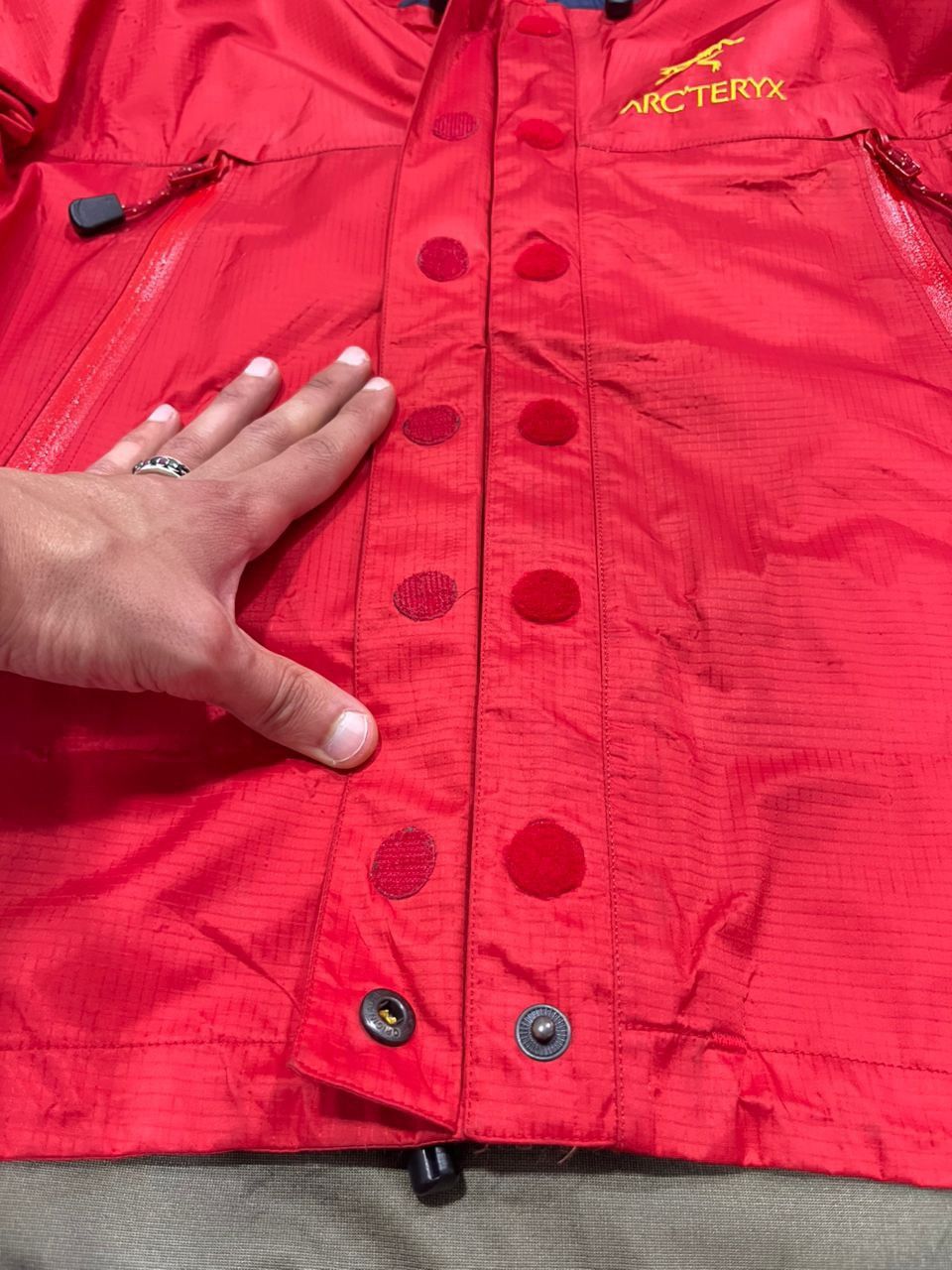 Arc'teryx Arcteryx vintage Beta LT Jacket First Generation (Gold Logo) Size XS / US 0-2 / IT 36-38 - 12 Thumbnail