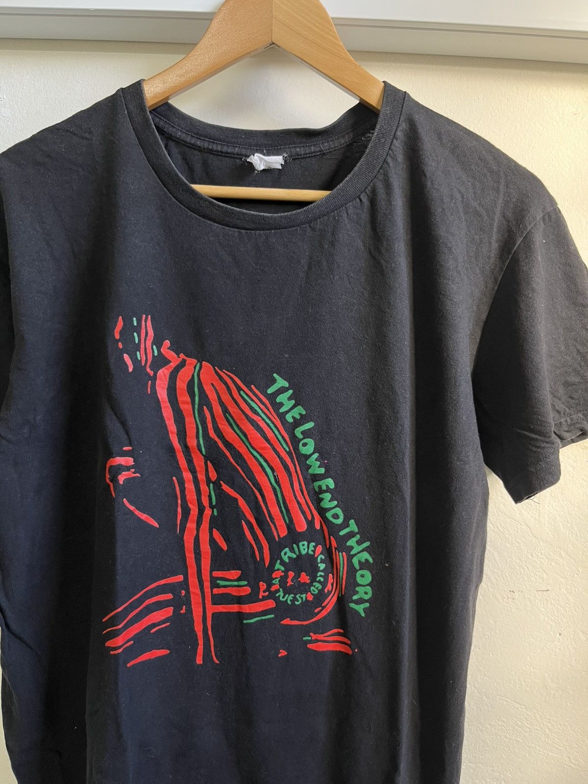Band Tees Vintage Y2K A Tribe Called Quest Tshirt Size US XL / EU 56 / 4 - 2 Thumbnail