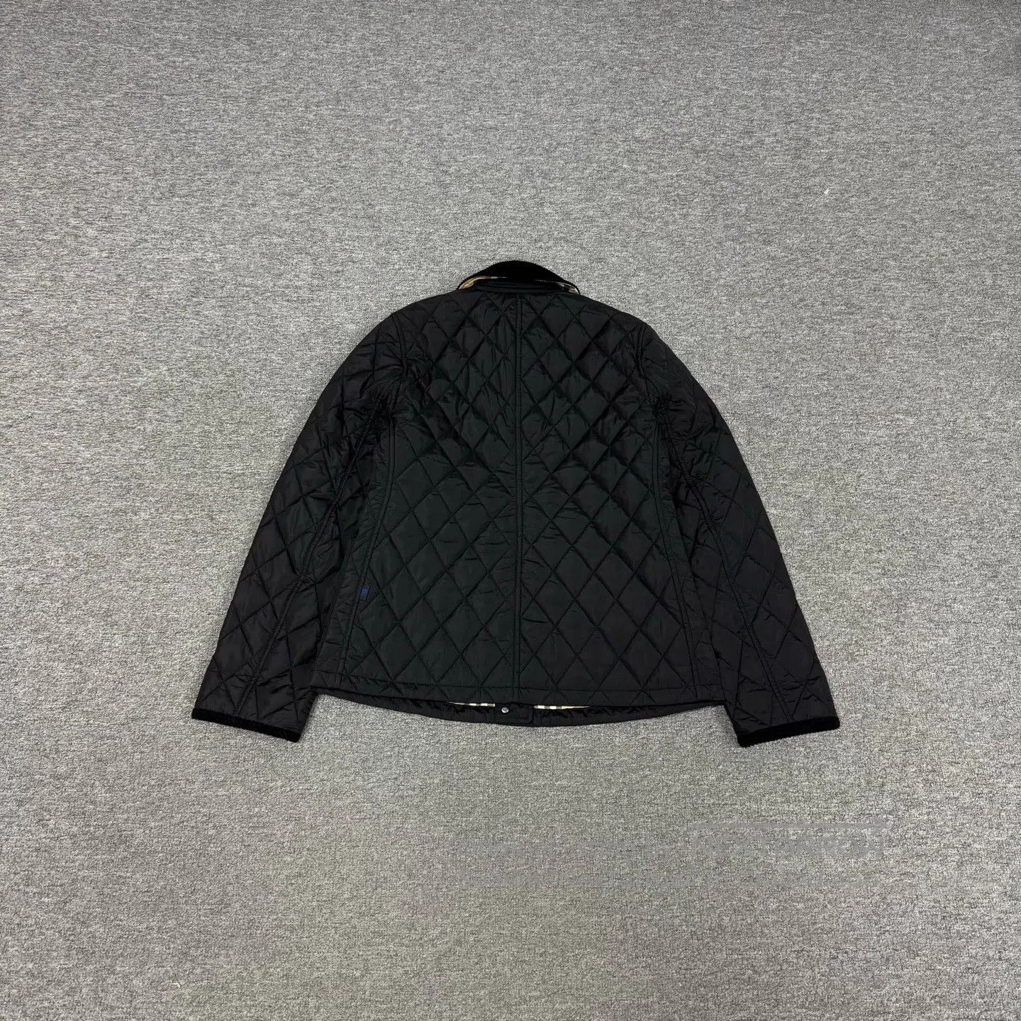 Burberry BURBERRY Warhorse Logo: Black diamond-patterned quilted co Size S / US 4 / IT 40 - 2 Thumbnail