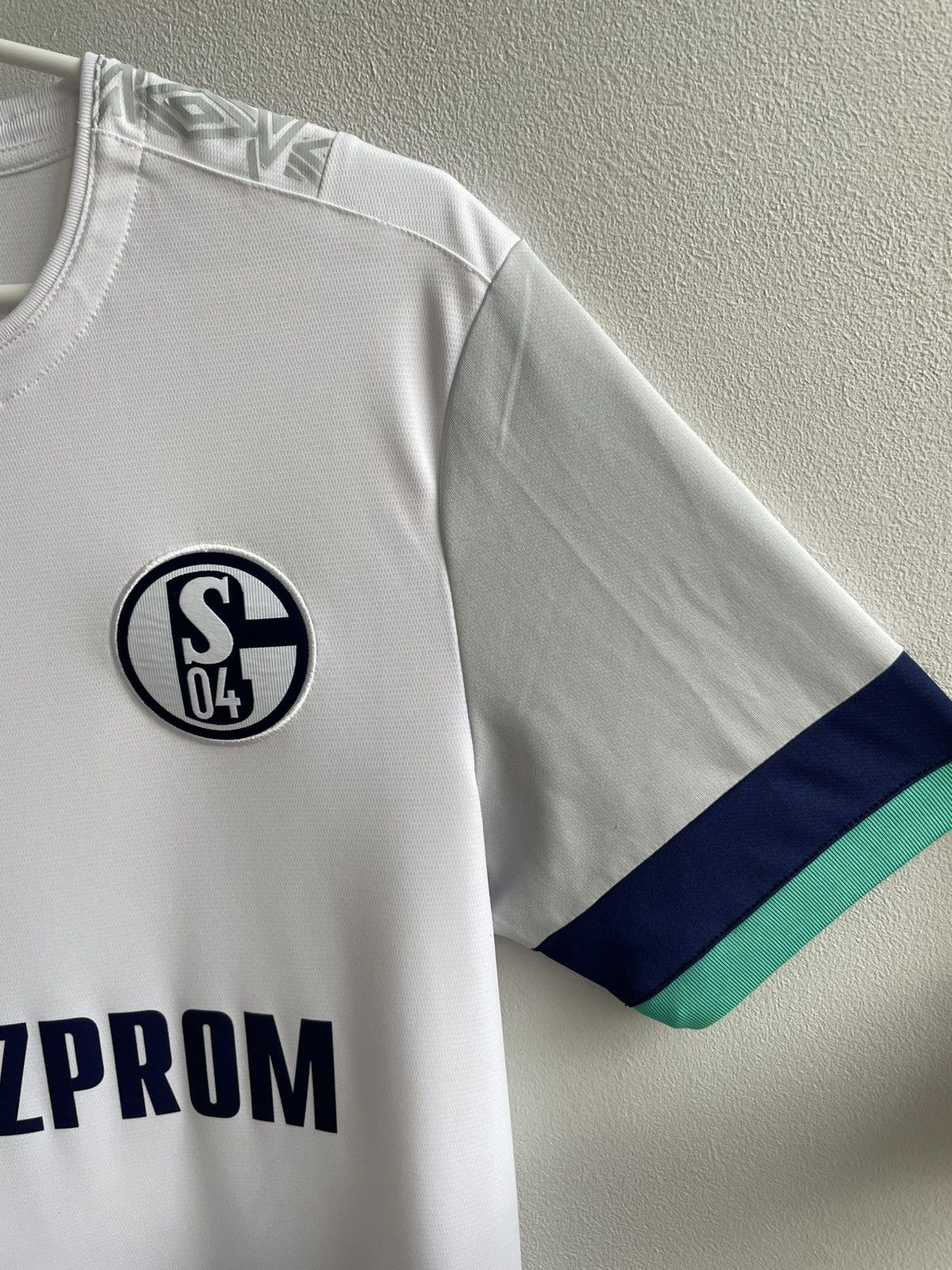 Vintage FC Shalke 04 2019 2020 Football Soccer Jersey Shirt Umbro Size US M / EU 48-50 / 2 - 4 Thumbnail