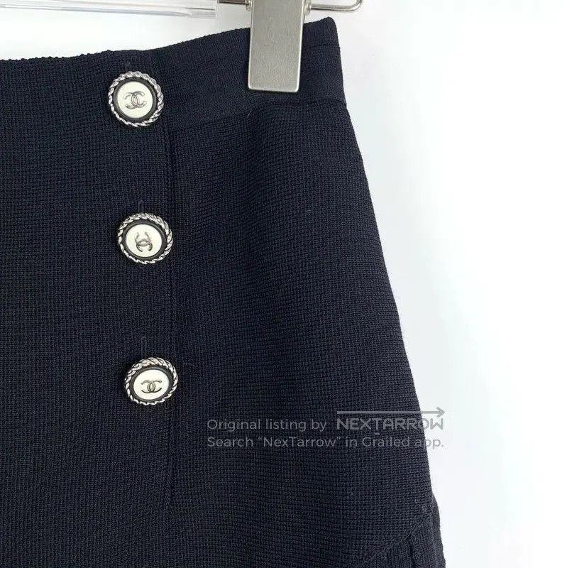 Chanel Chanel Women's Black Wool Midi Skirt . Size 22" - 3 Thumbnail