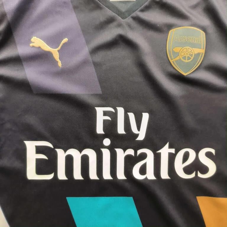 Puma Arsenal 2015-16 Puma third football jersey size S Size US S / EU 44-46 / 1 - 5 Thumbnail