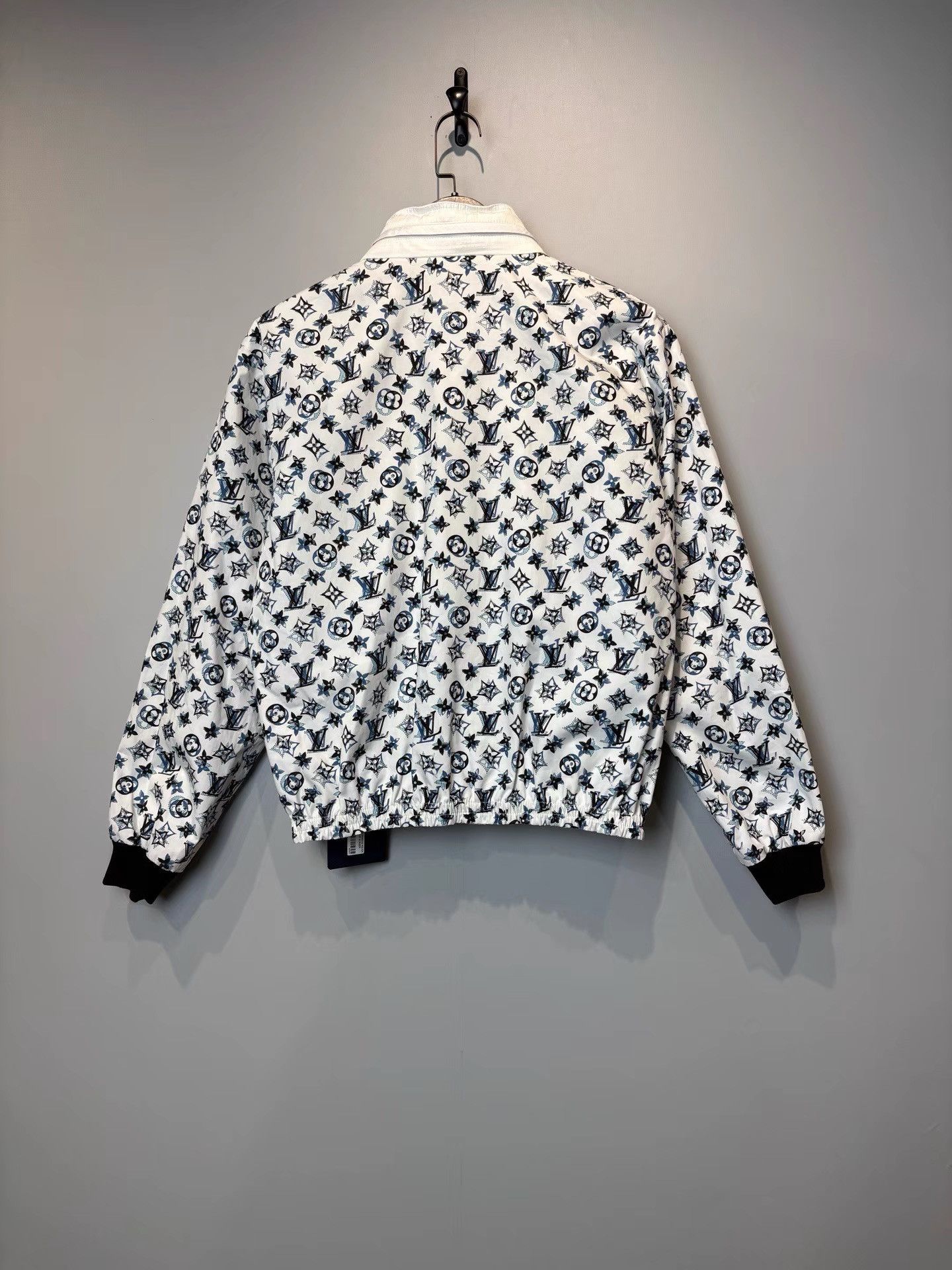 Louis Vuitton Louis Vuitton Reversible Monogram Zip-Up Jacket K36 Size XS / US 0-2 / IT 36-38 - 2 Thumbnail