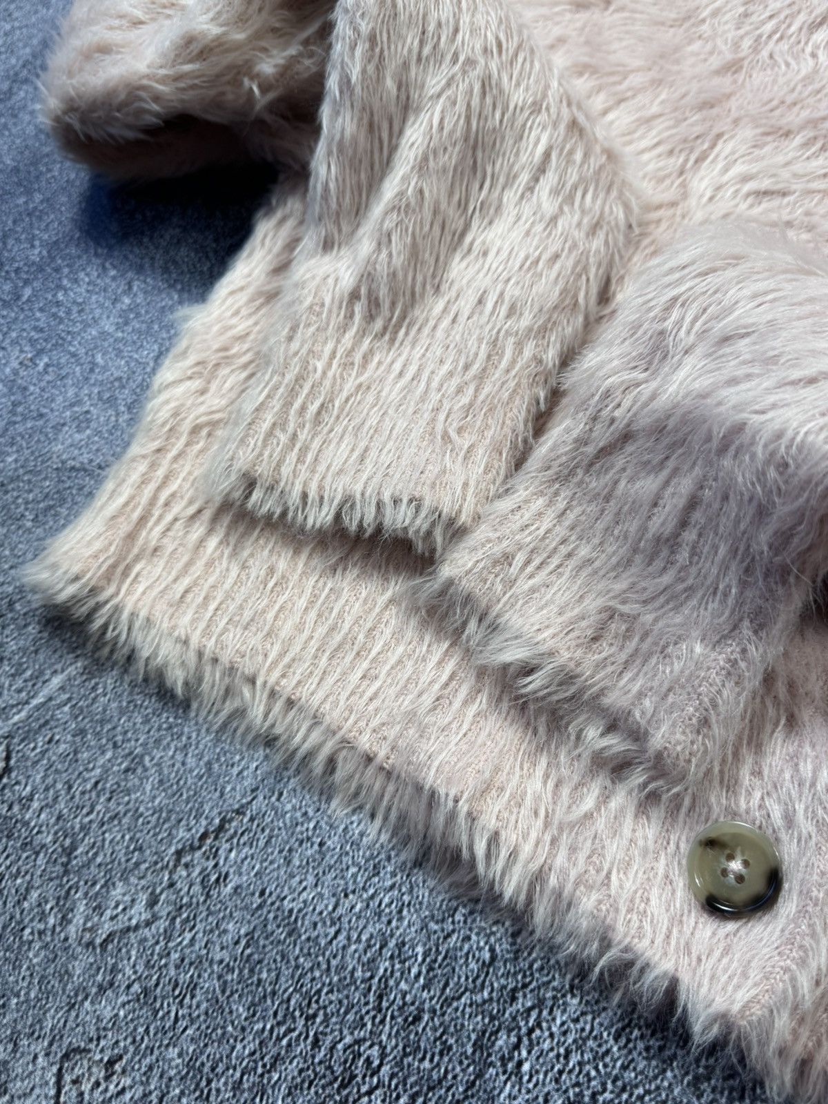 Acne Studios Acne Studios Shaggy Knit Cardigan Size XS / US 0-2 / IT 36-38 - 4 Thumbnail