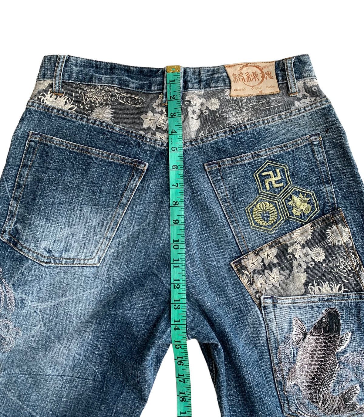Japanese Brand Vintage Japanese Brand Karakuri Embroidery Fish Koi Jeans Size US 34 / EU 50 - 14 Thumbnail