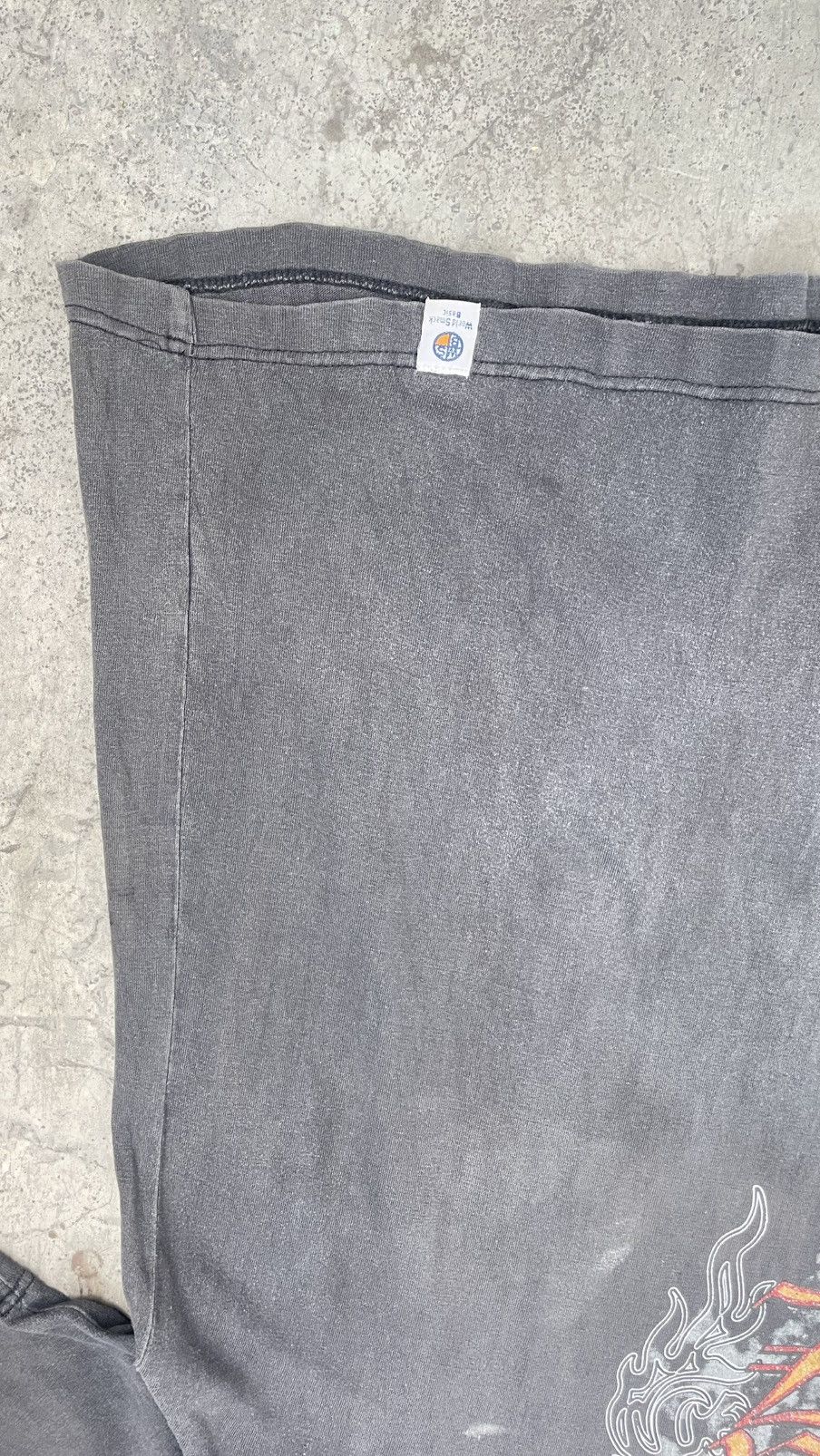 Japanese Brand Vintage Y2k sun faded Tshirt Size US L / EU 52-54 / 3 - 8 Thumbnail