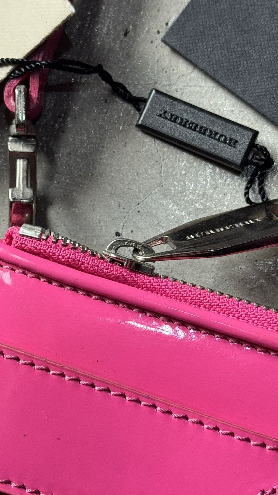 Burberry Prorsum Burberry Propsum Pink Patent Leather Bridle ElongatedClutch Size ONE SIZE - 6 Thumbnail