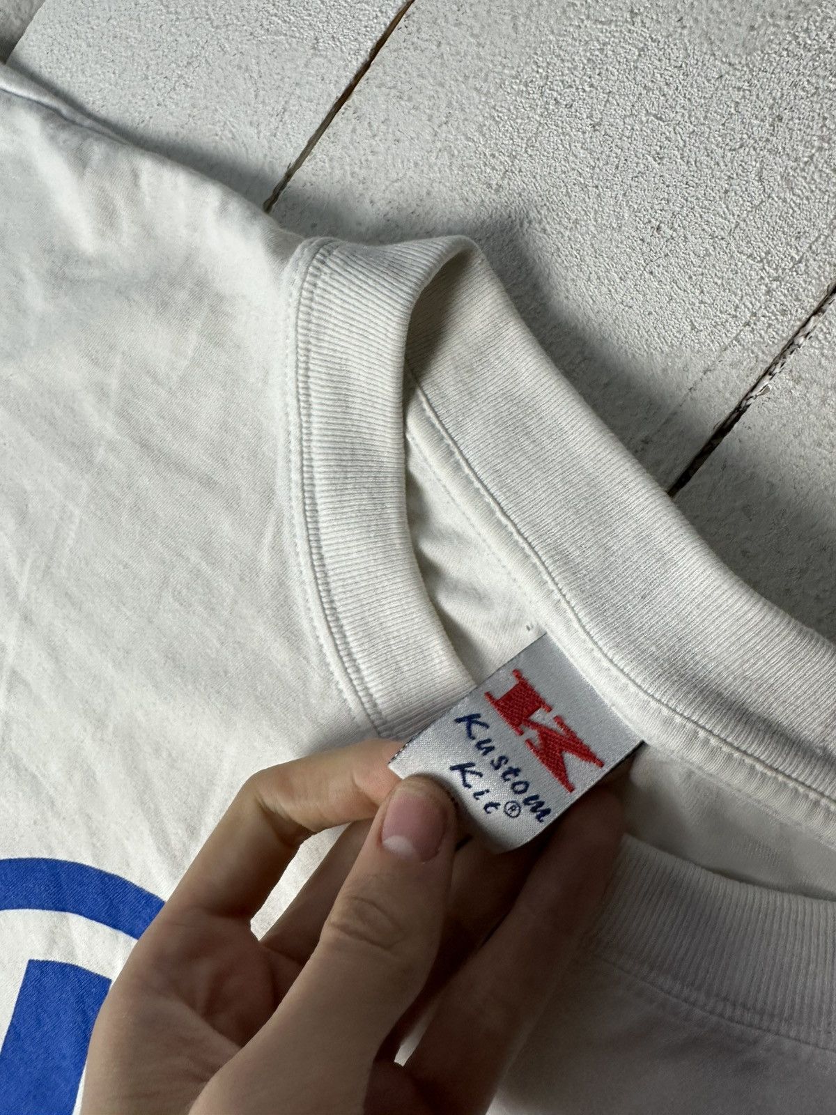 Other VNTG🚨 VOLKSWAGEN VW BIG LOGO WHITE MEN T-SHIRT XL Size US XL / EU 56 / 4 - 7 Thumbnail