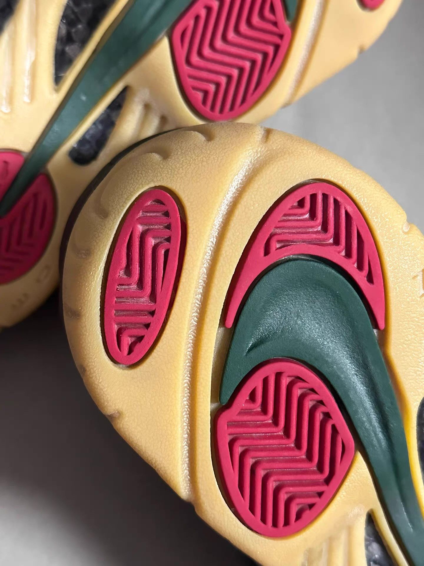 Nike Nike Gucci Foamposite Ｑ20 Size US 9.5 / EU 42-43 - 3 Thumbnail