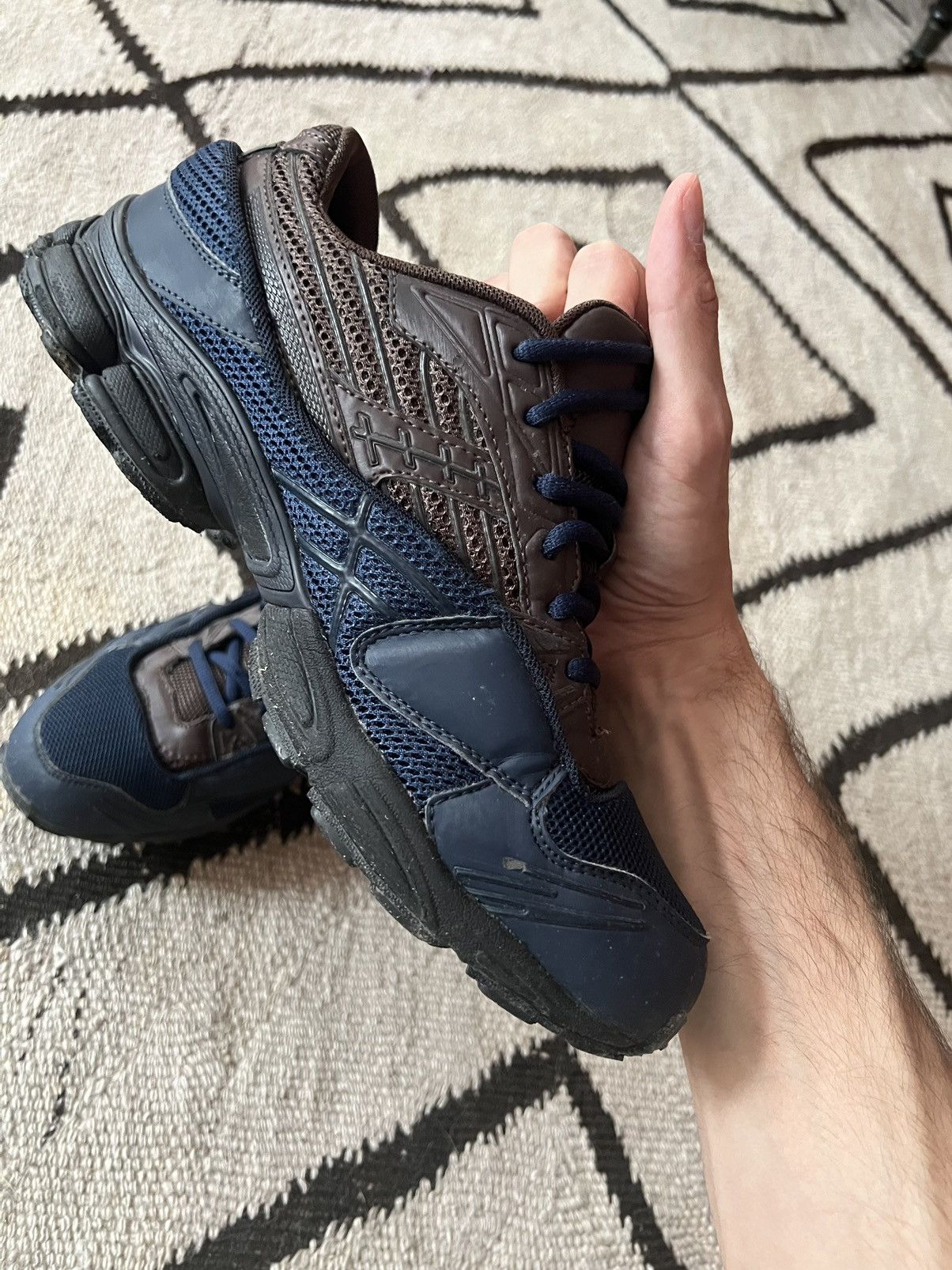 Raf Simons Raf Simons ASICS 2012 low top running sneaker Size US 11 / EU 44 - 5 Thumbnail
