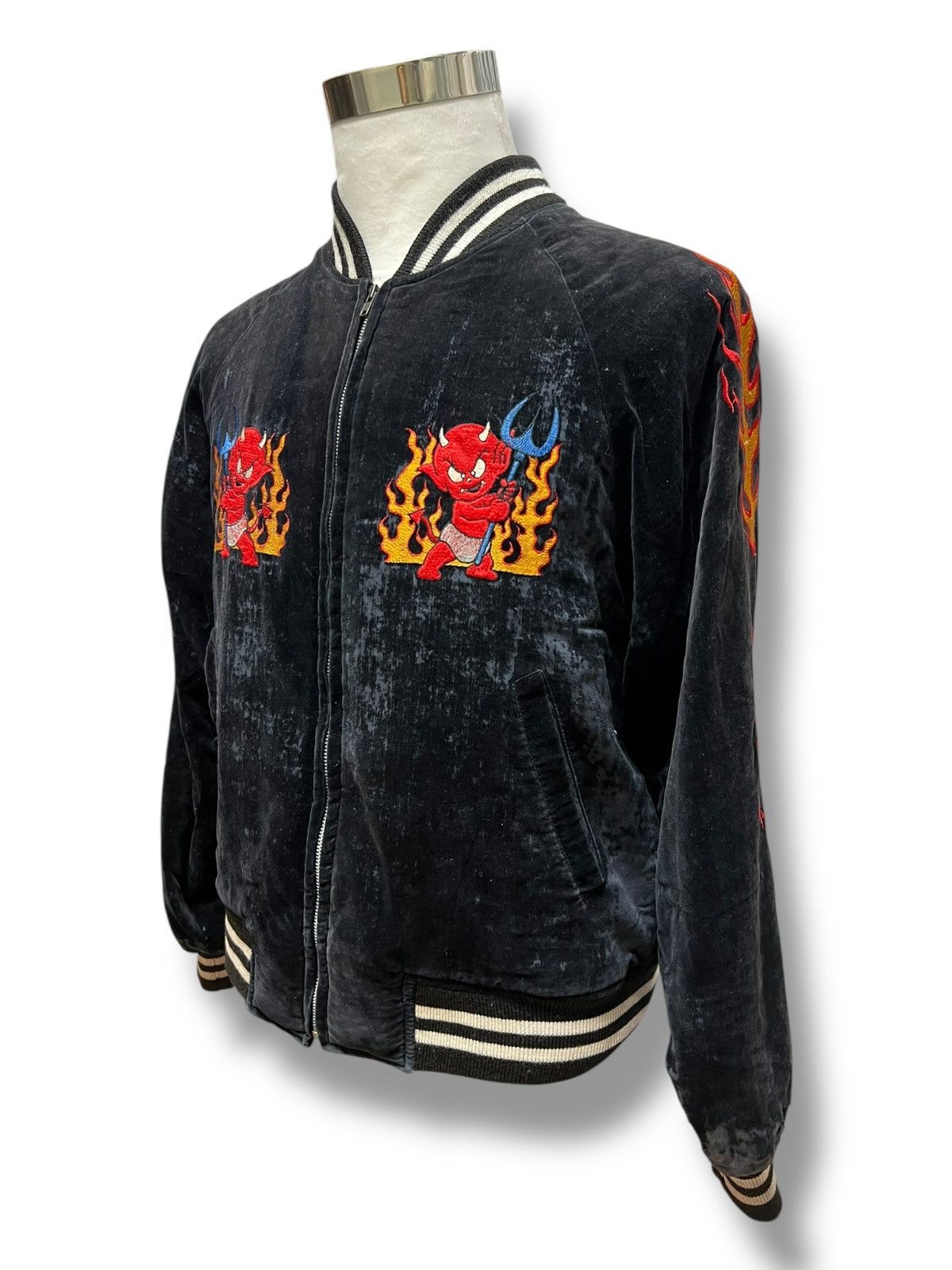 Vintage Vintage Velvet Devil Souvenir Jacket — Black / Red Flames Size US M / EU 48-50 / 2 - 3 Thumbnail