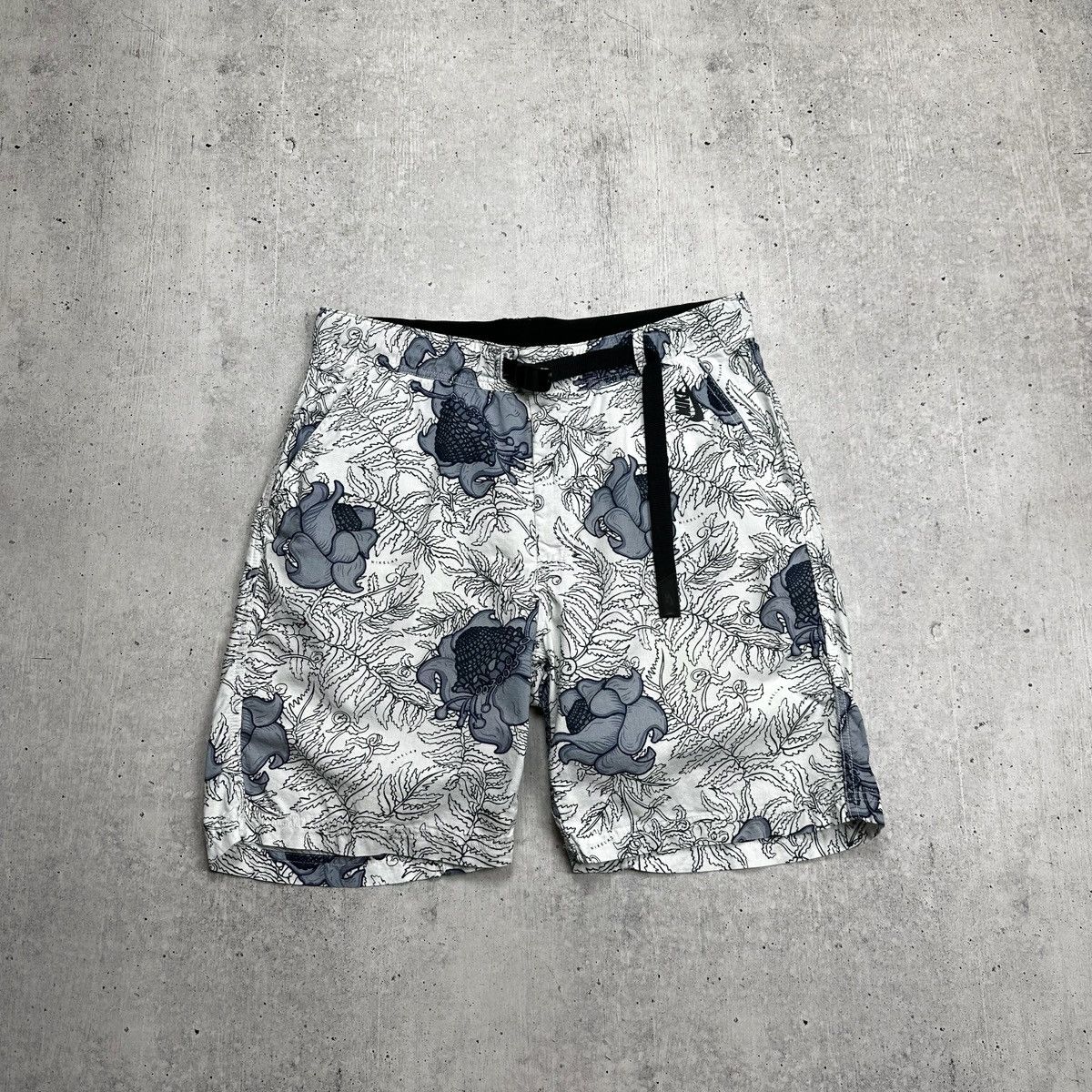 Nike × Nike ACG NikeLab Floral Short White Dark Obsidian & Black Size US 34 / EU 50 - 2 Thumbnail