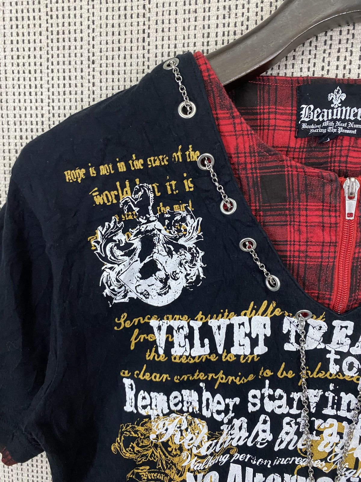 If Six Was Nine Beaumere double tshirt skull design with necklace very rare Size US L / EU 52-54 / 3 - 7 Thumbnail