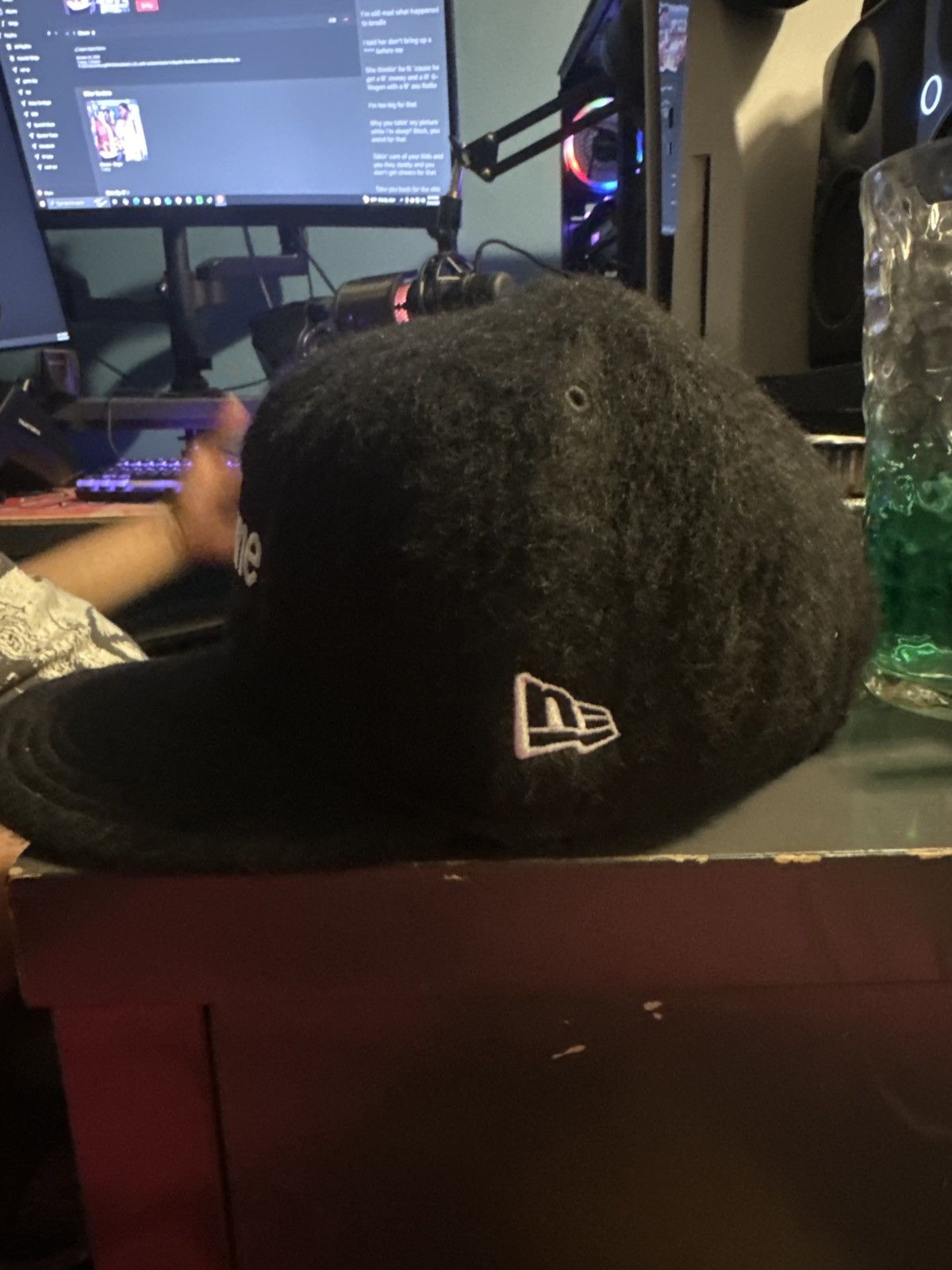 New Era × Supreme Supreme Velor Hat Size ONE SIZE - 2 Thumbnail