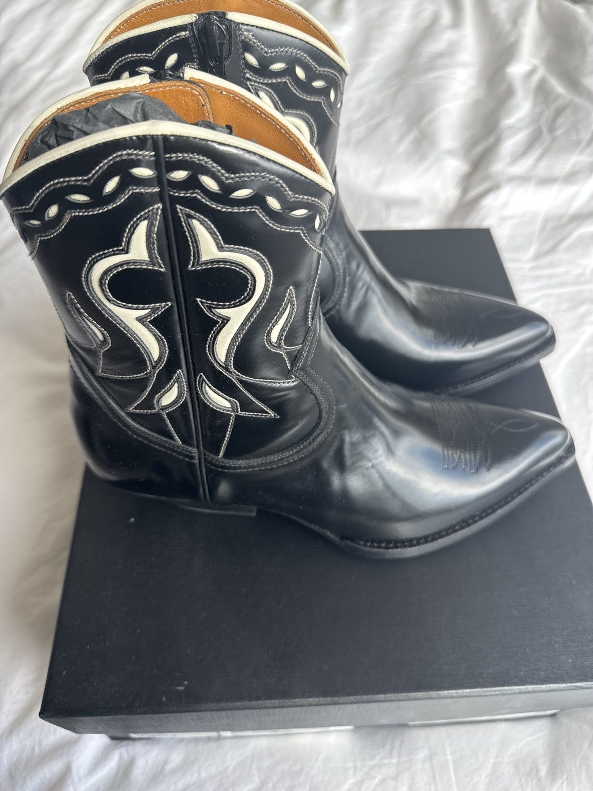 Saint Laurent Paris Saint Laurent Santiag 40, size 39 Size US 6 / EU 39 - 2 Thumbnail