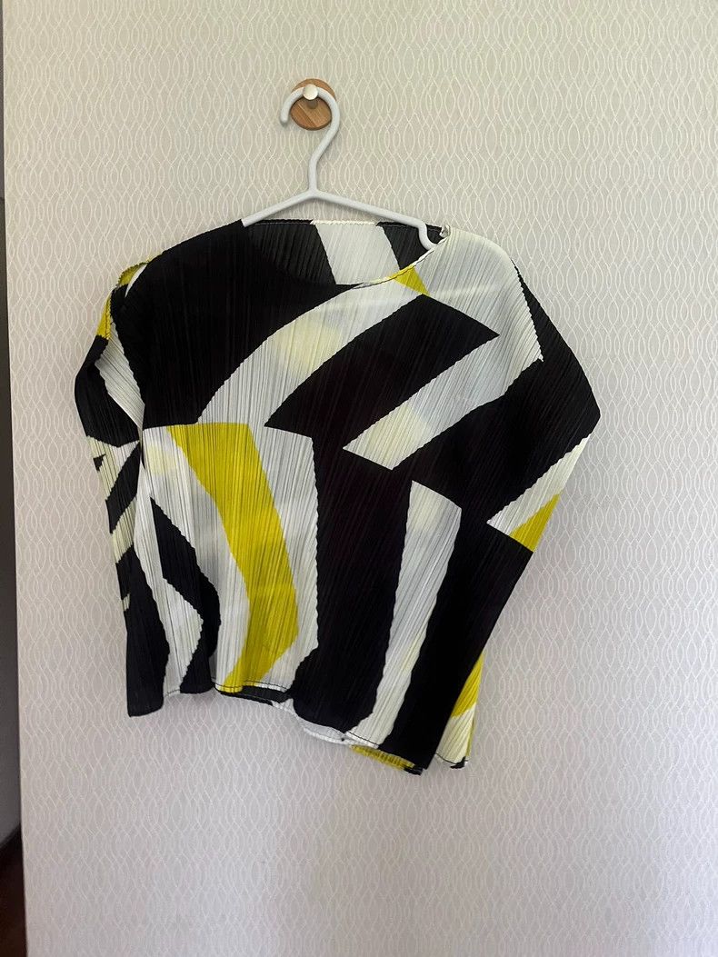Issey Miyake Issey Miyake size:3 Black and white pleated top Size M / US 6-8 / IT 42-44 - 1 Thumbnail