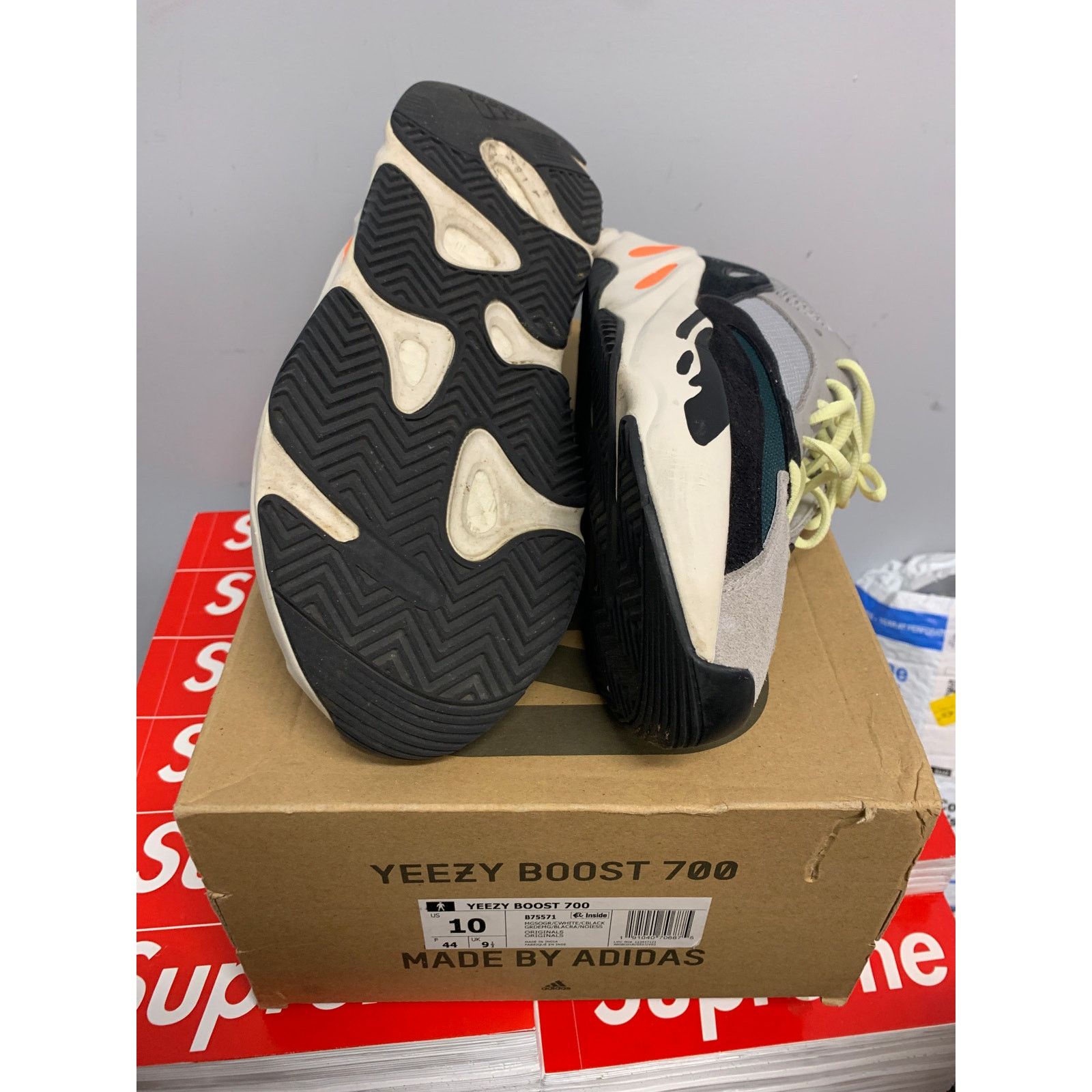 Adidas adidas Yeezy Boost 700 Wave Runner Size 9.5 Used SHIPS NOW Size US 9.5 / EU 42-43 - 6 Thumbnail
