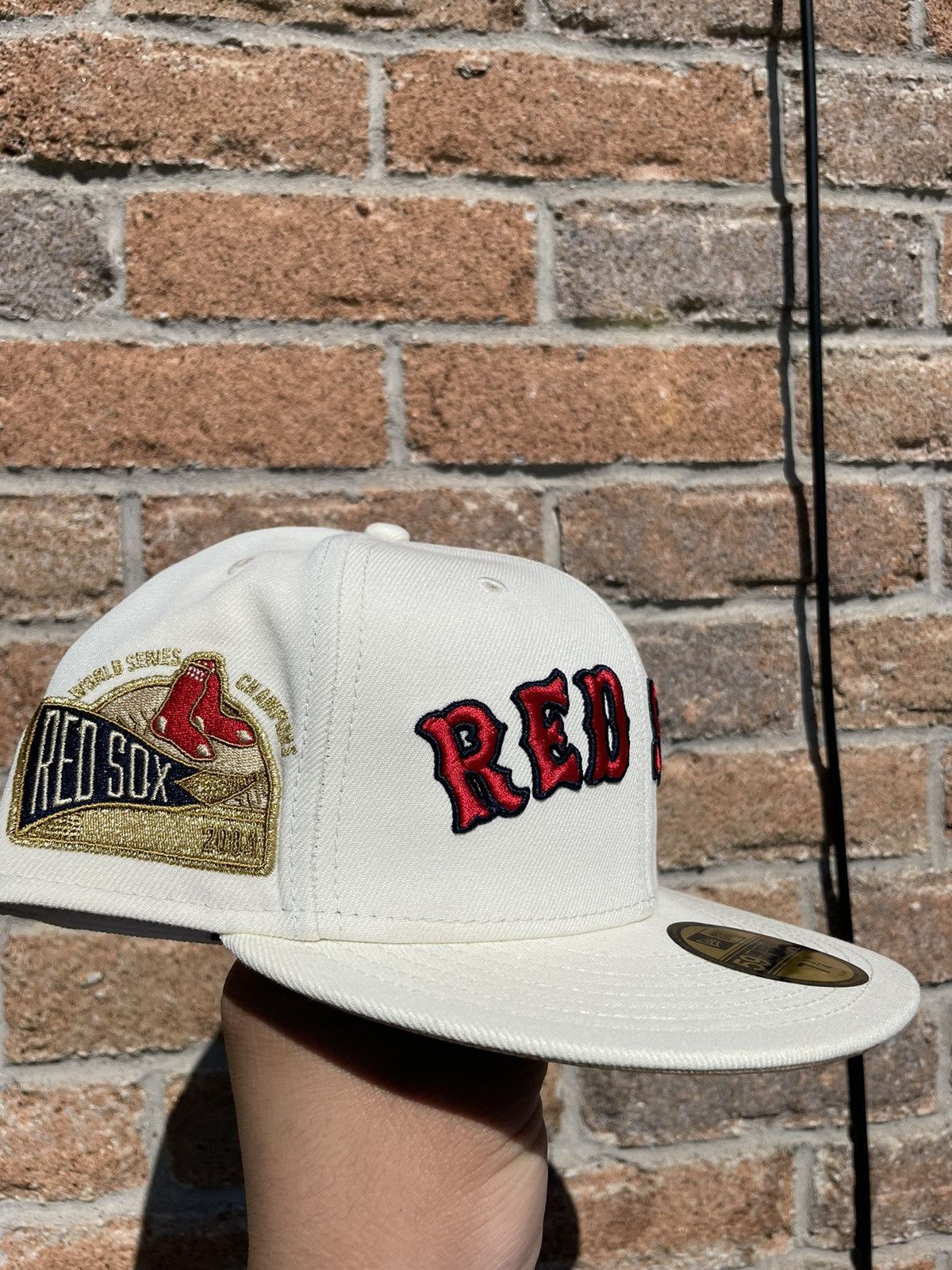 MLB × New Era Boston Red Sox Gold Exclusive Fitted Size ONE SIZE - 2 Thumbnail