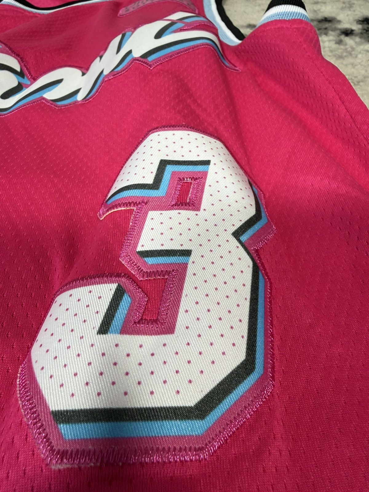 Nike Nike NBA Miami Heat Dwayne Wade #3 Basketball Jersey Size US M / EU 48-50 / 2 - 5 Thumbnail