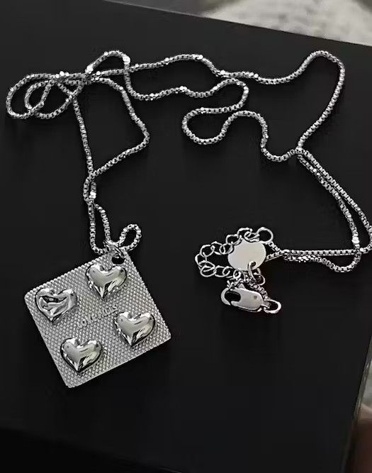 Jewelry × Vintage Love Pills Pendant Necklace Gothic Heart TitaniumSteel Chain Size ONE SIZE - 2 Thumbnail